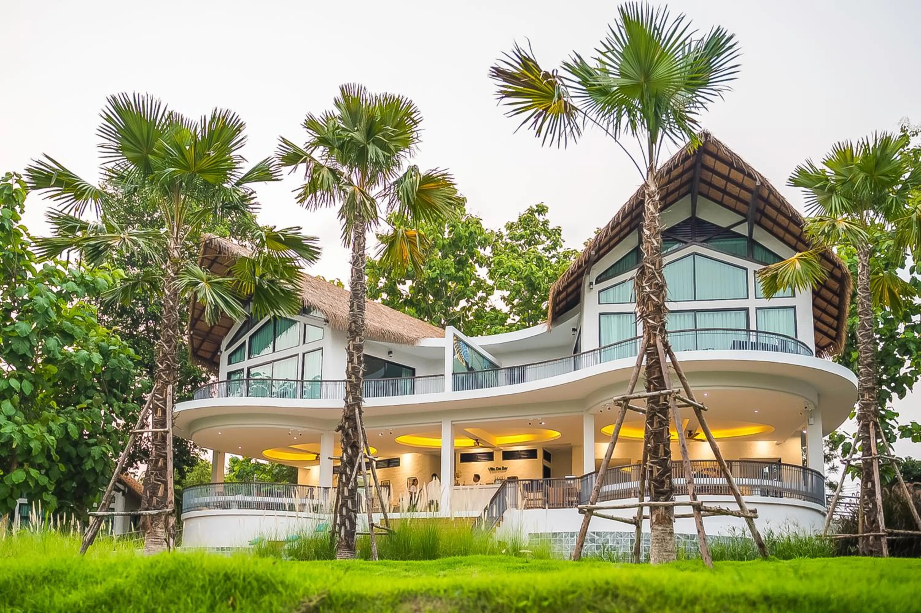 Property building in Villa De Leaf River Kaeng Krachan