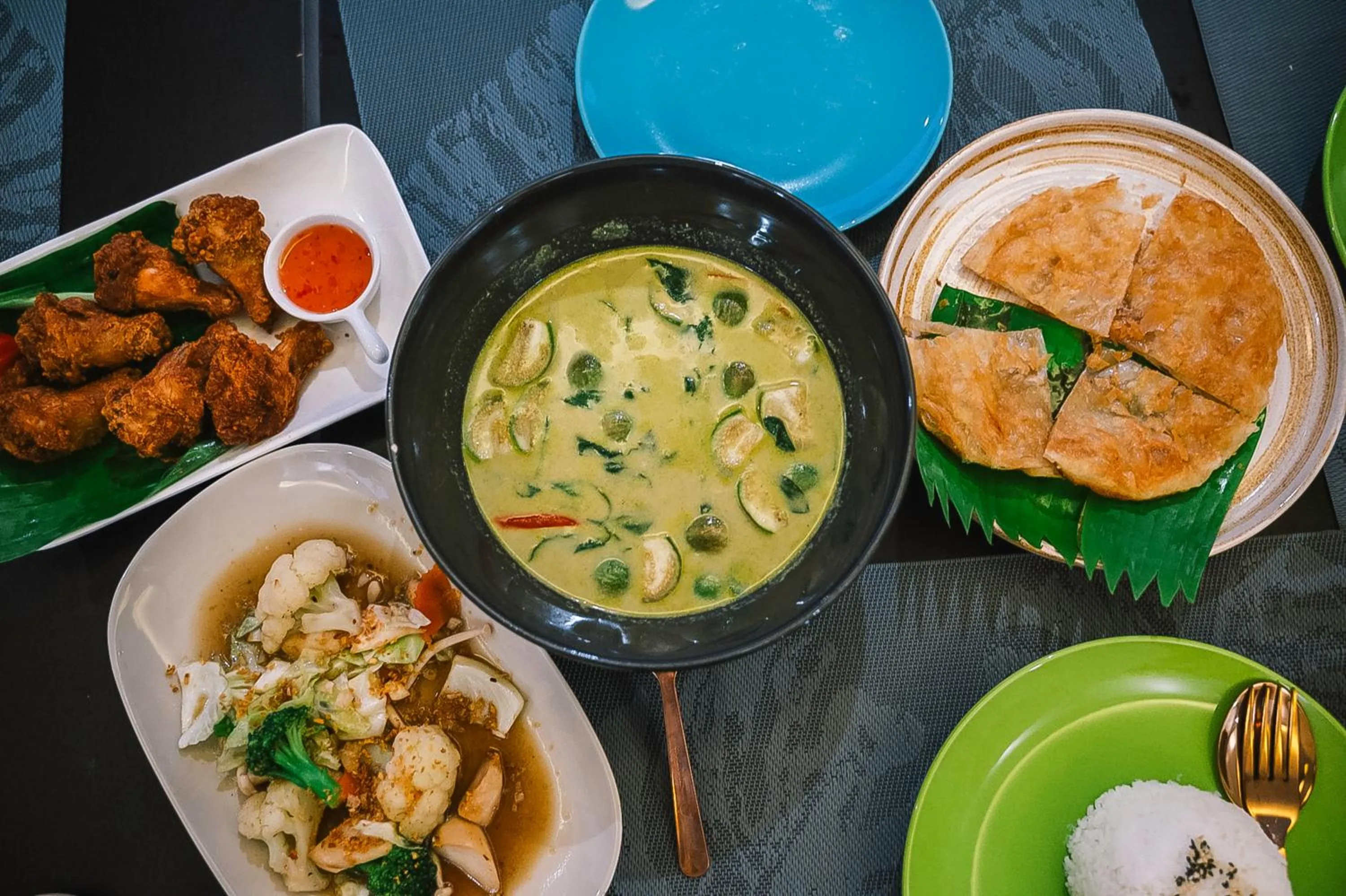 Food and drinks in Villa De Leaf River Kaeng Krachan