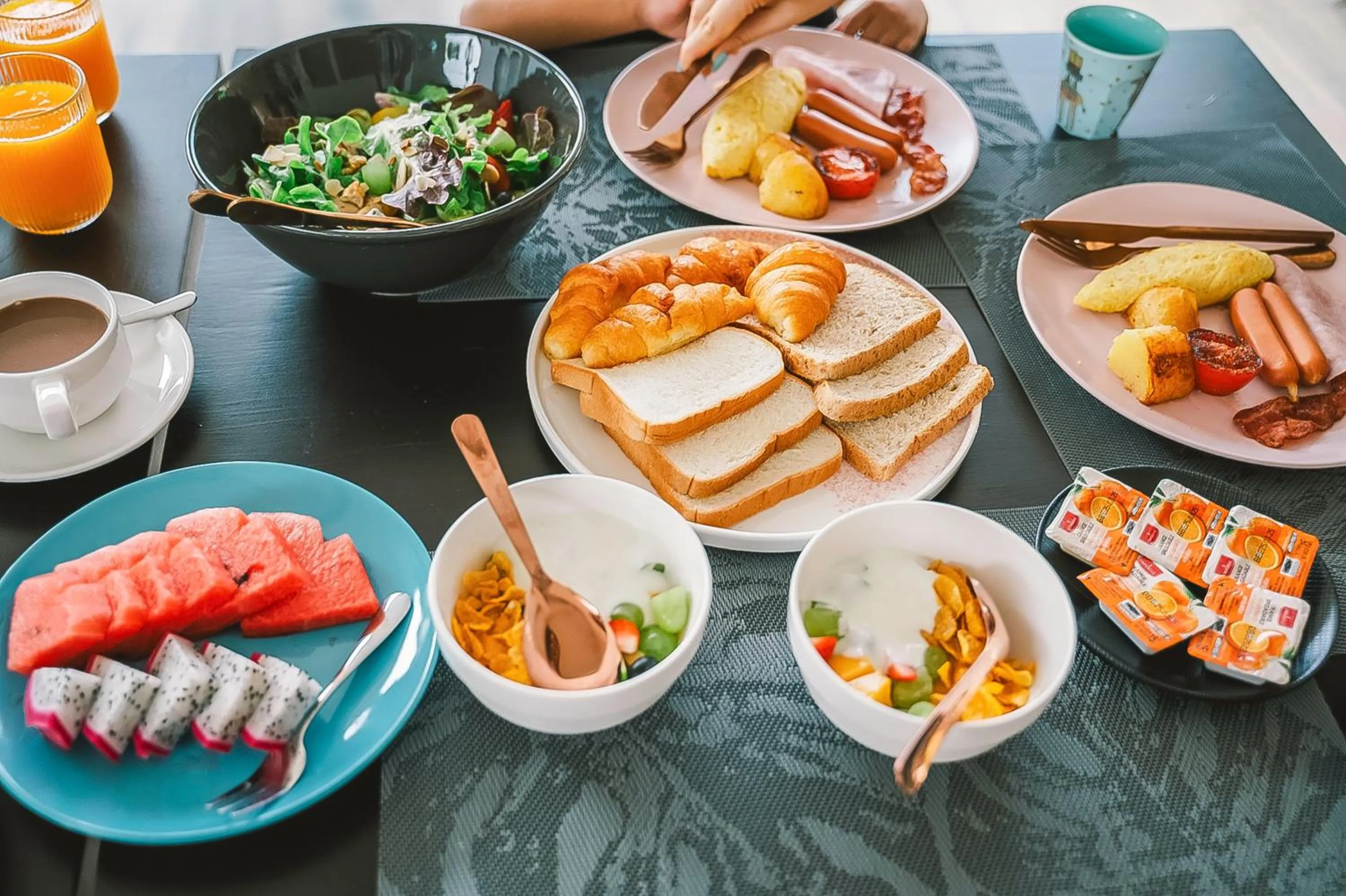 Restaurant/places to eat in Villa De Leaf River Kaeng Krachan