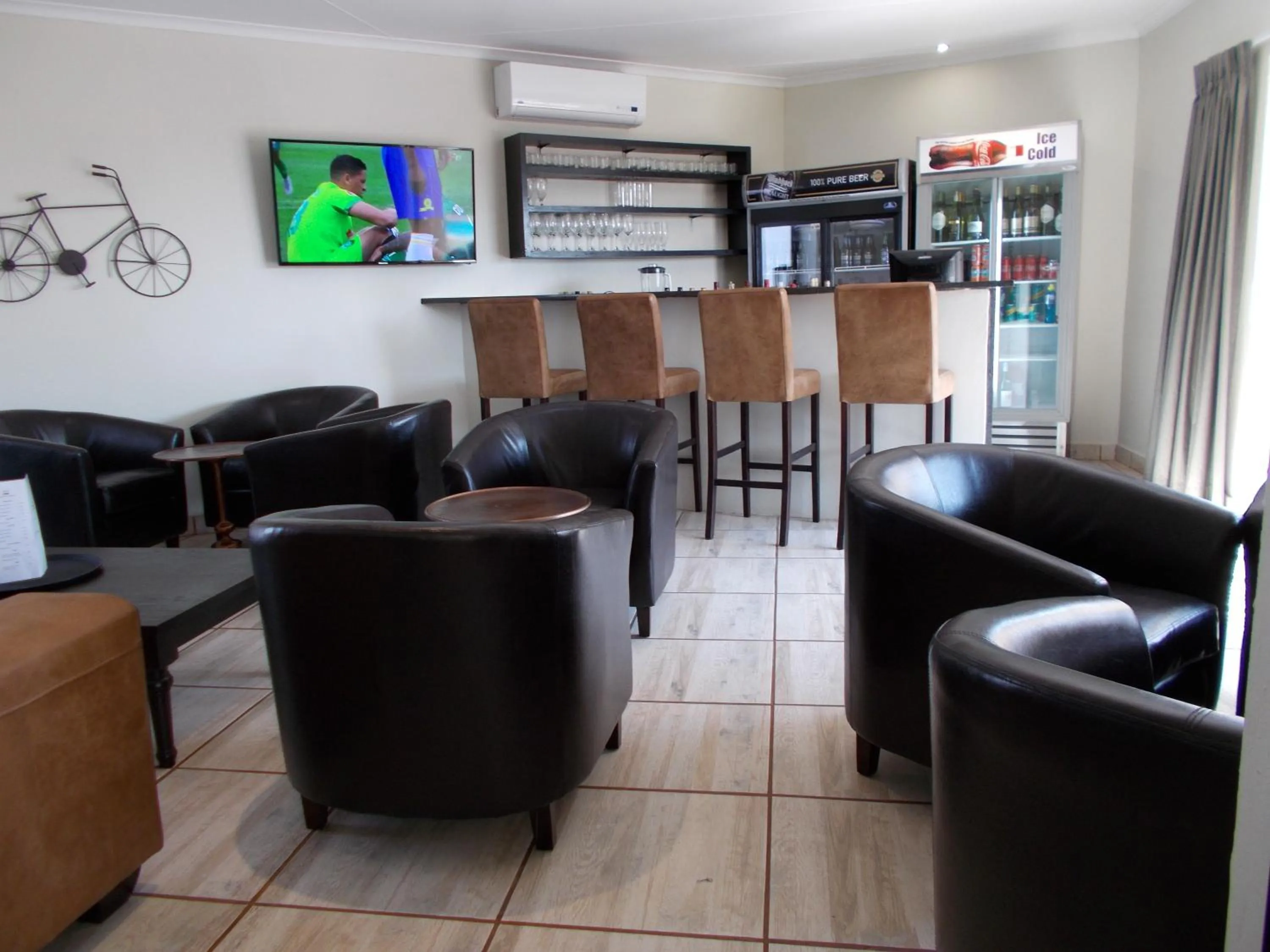 Lounge or bar in Kathu Inn