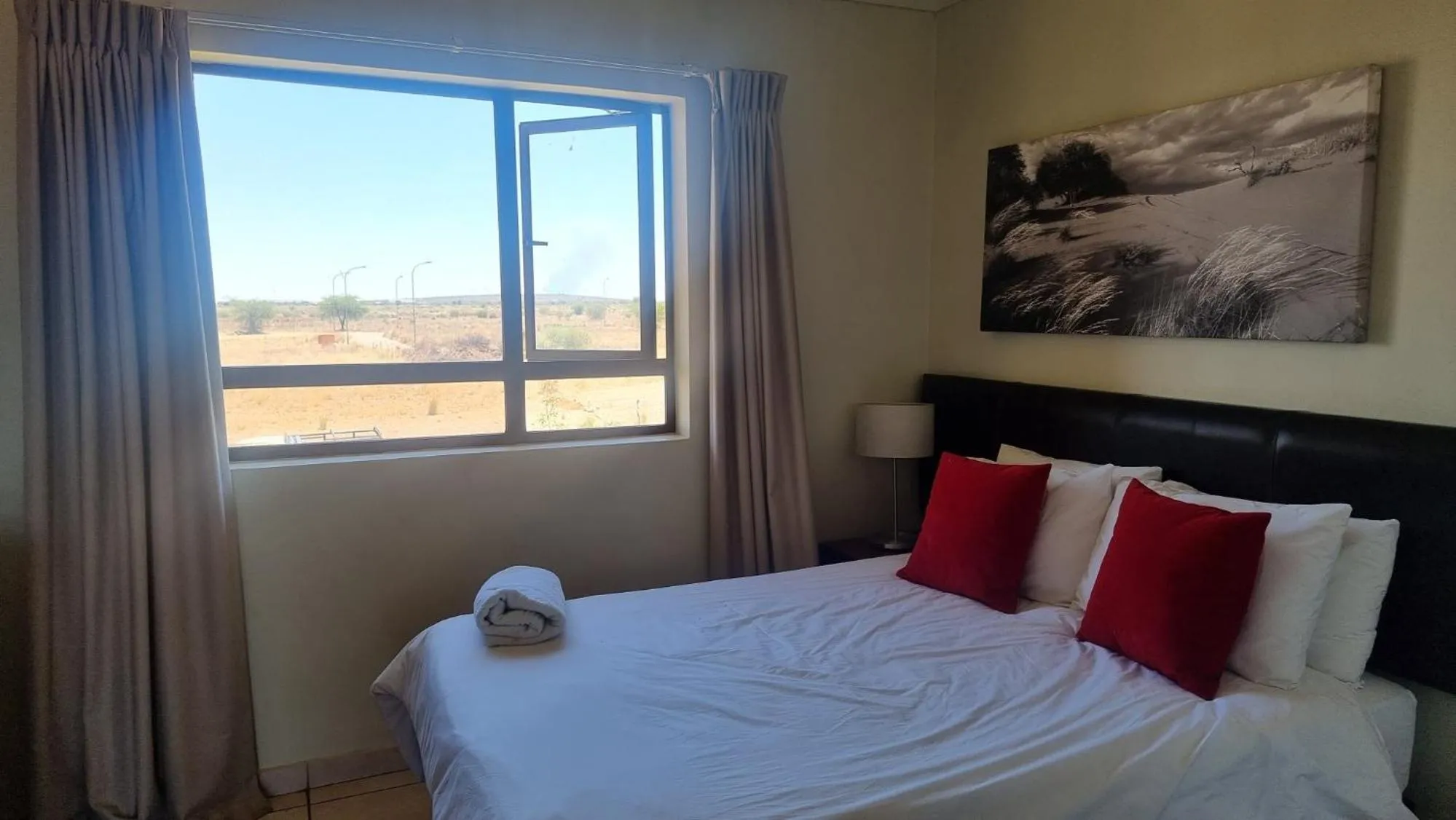 Garden view, Bed in Kathu Inn