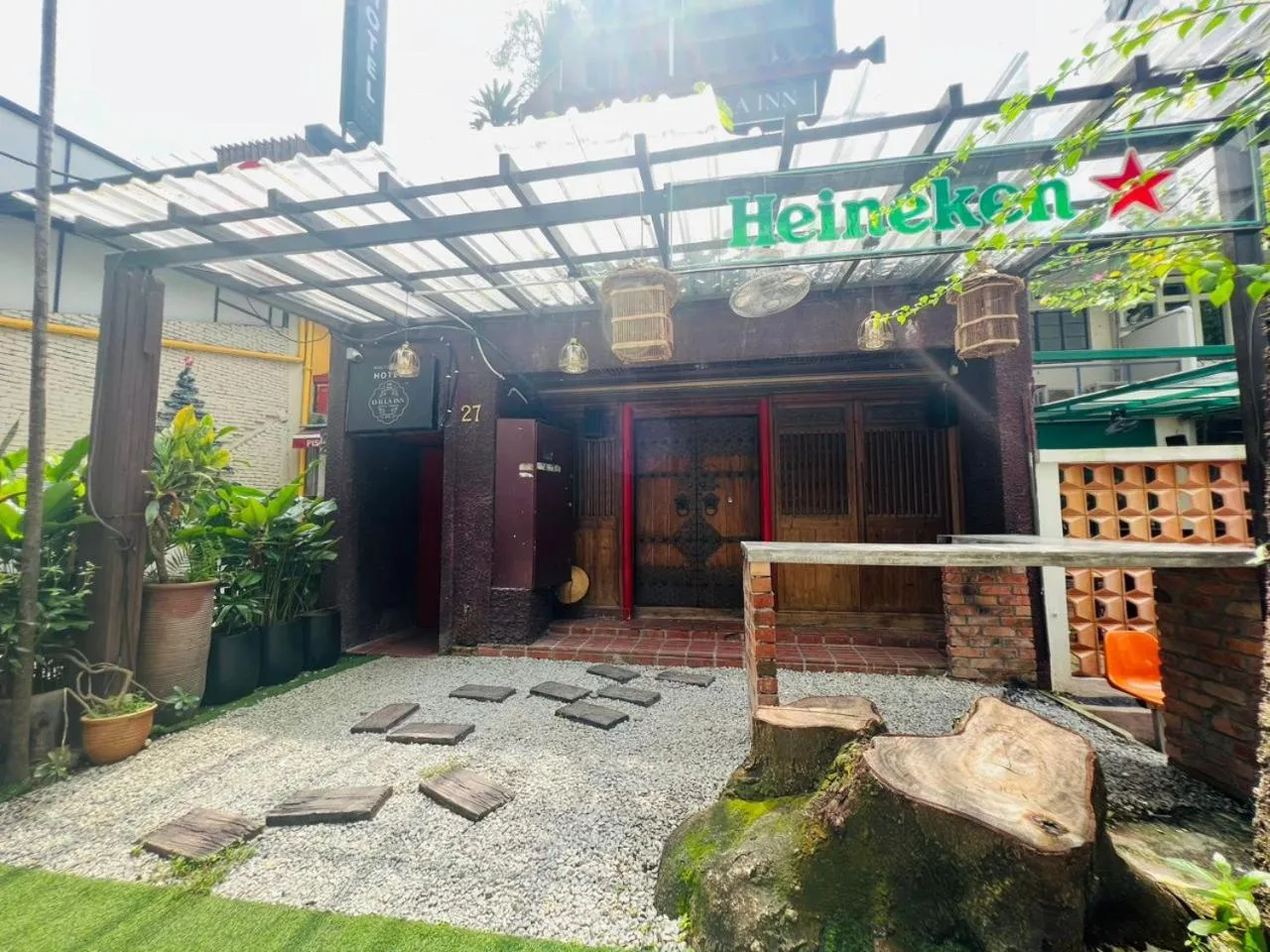 Facade/entrance in Hotel O I.villa Inn