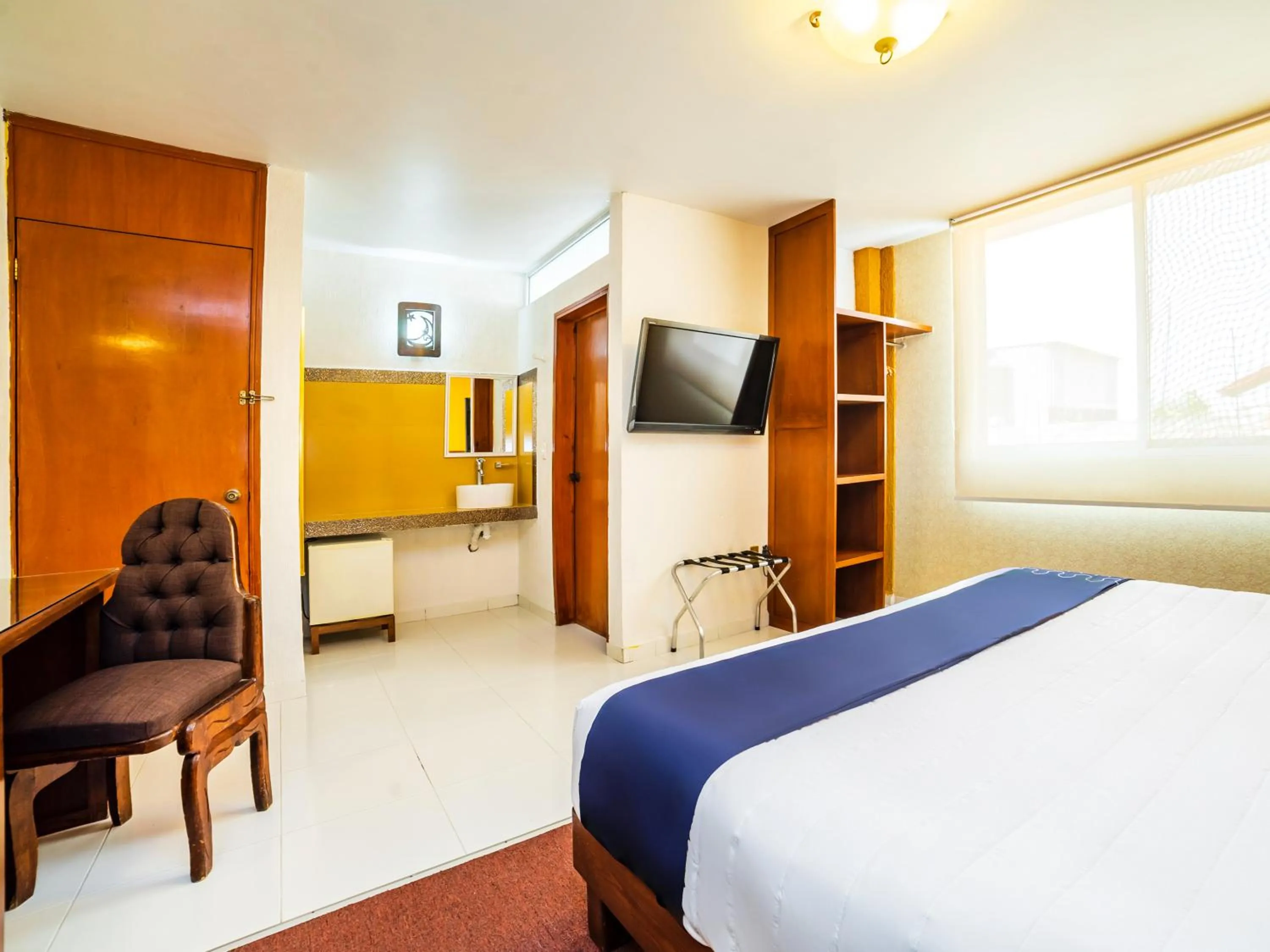 Photo of the whole room, Bed in Hotel HC