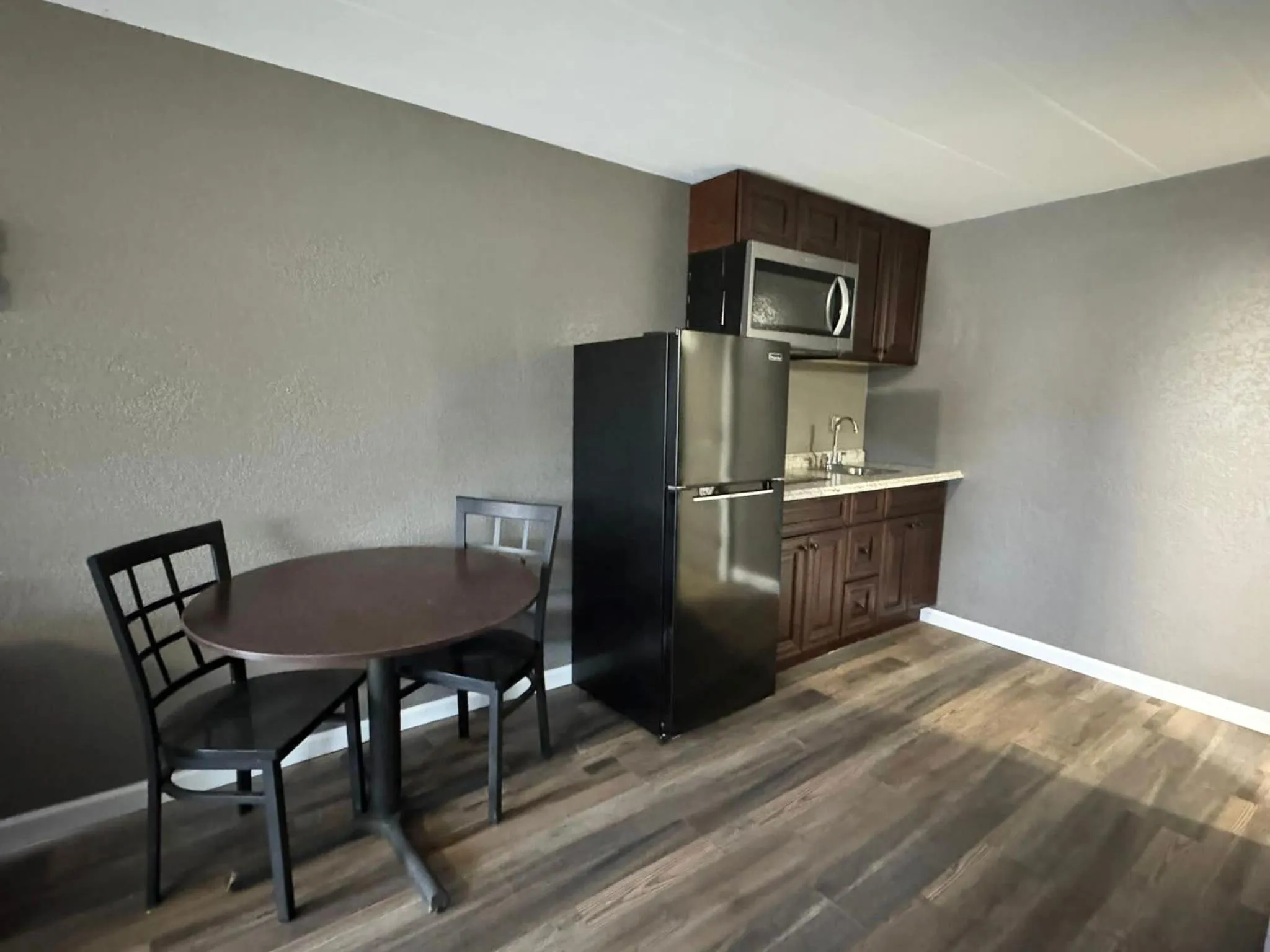 Kitchen or kitchenette in Residency Inn & Studios