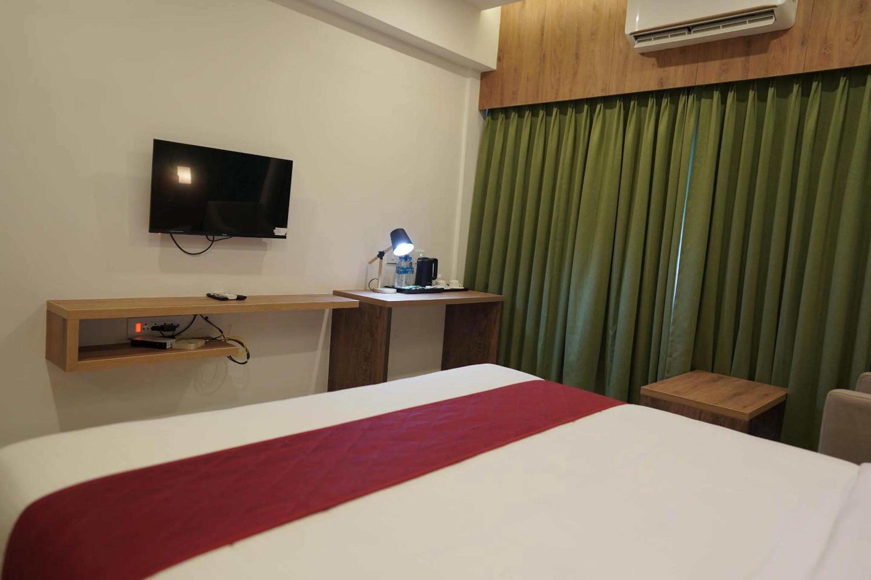 Bed in HOTEL VKJ INN Aluva