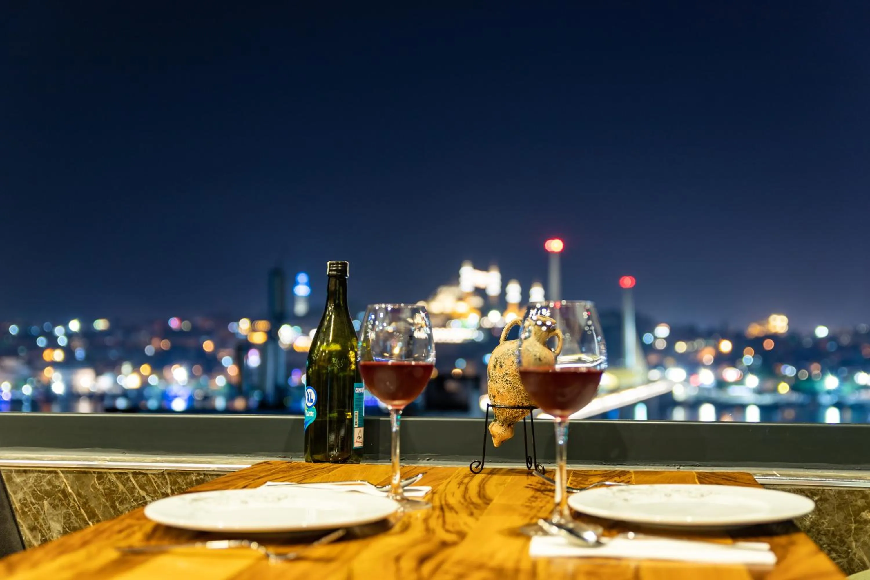 Restaurant/places to eat in GALATAGREENAPPLEHOTEL