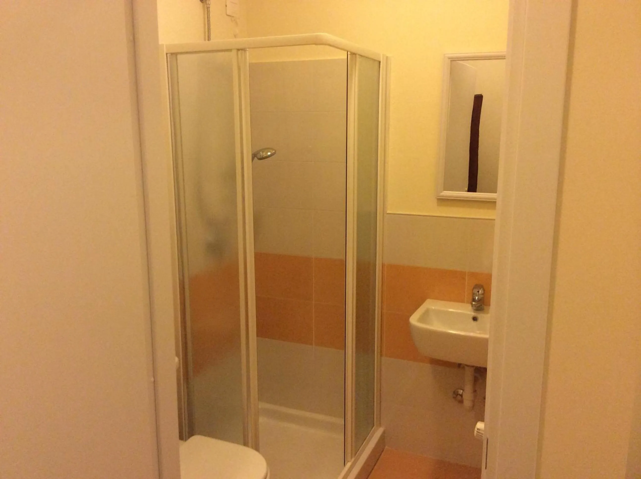 Shower in Cadorna Chalet