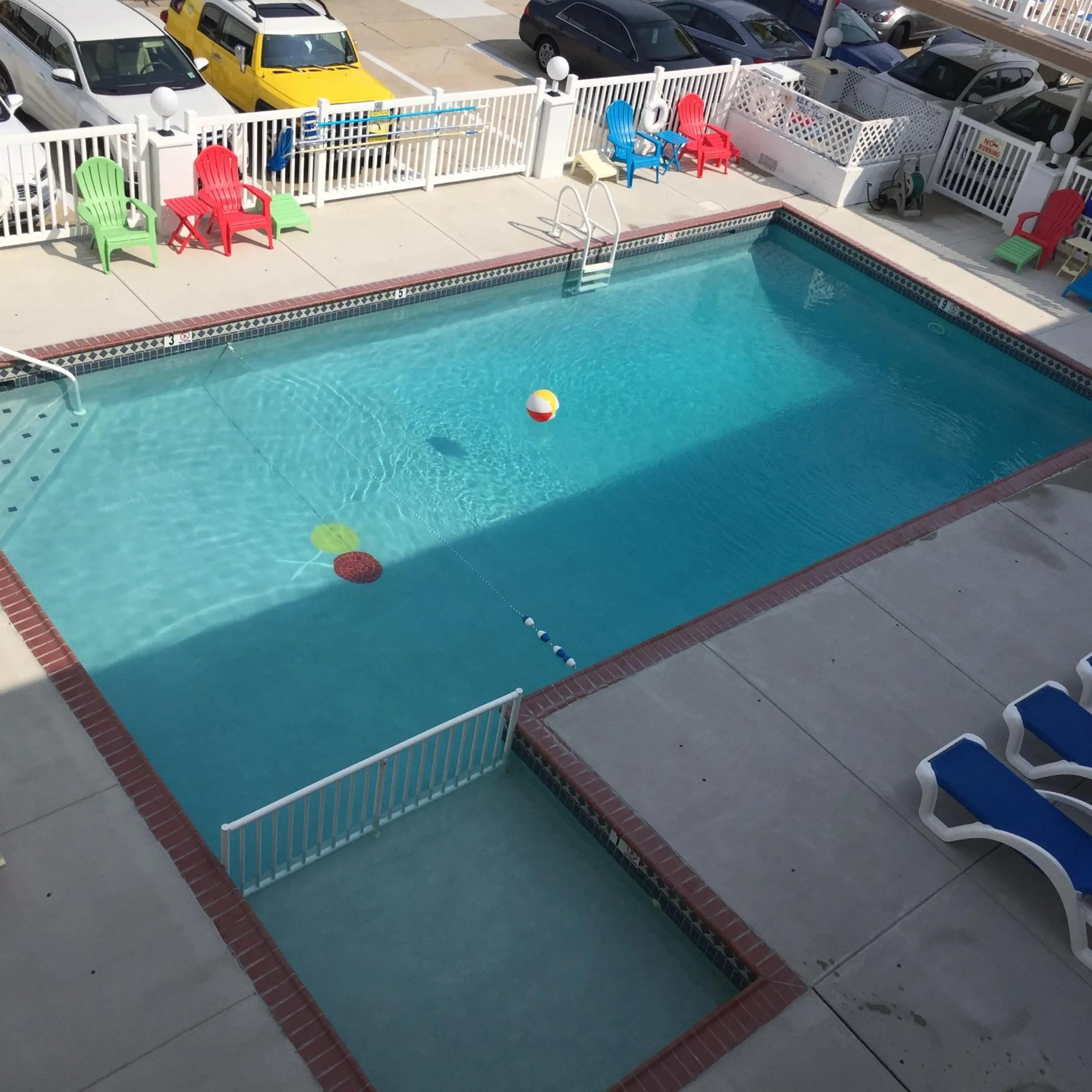 Swimming pool in Lollipop Motel