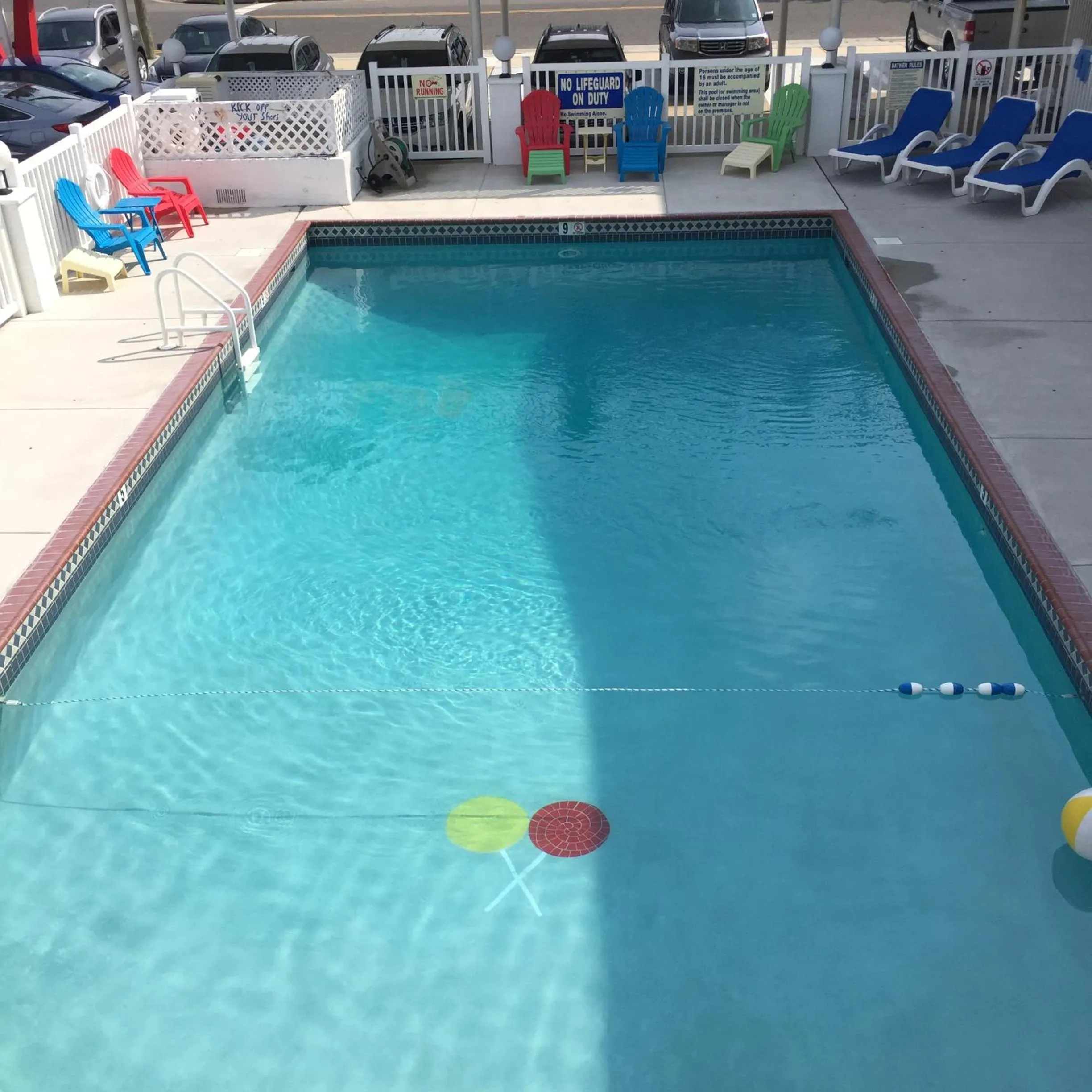 Swimming pool in Lollipop Motel