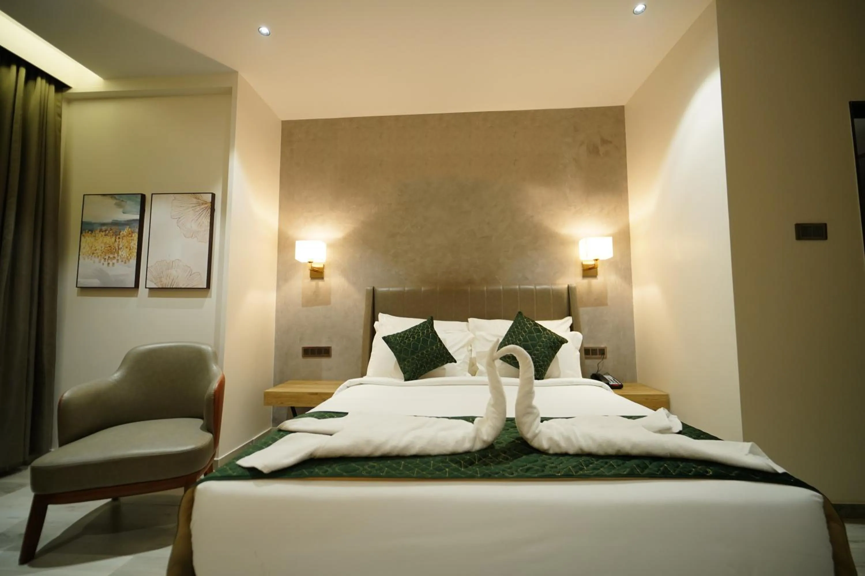 Bed in Hotel Park Inn Nellore - Near the Hospital & Highway