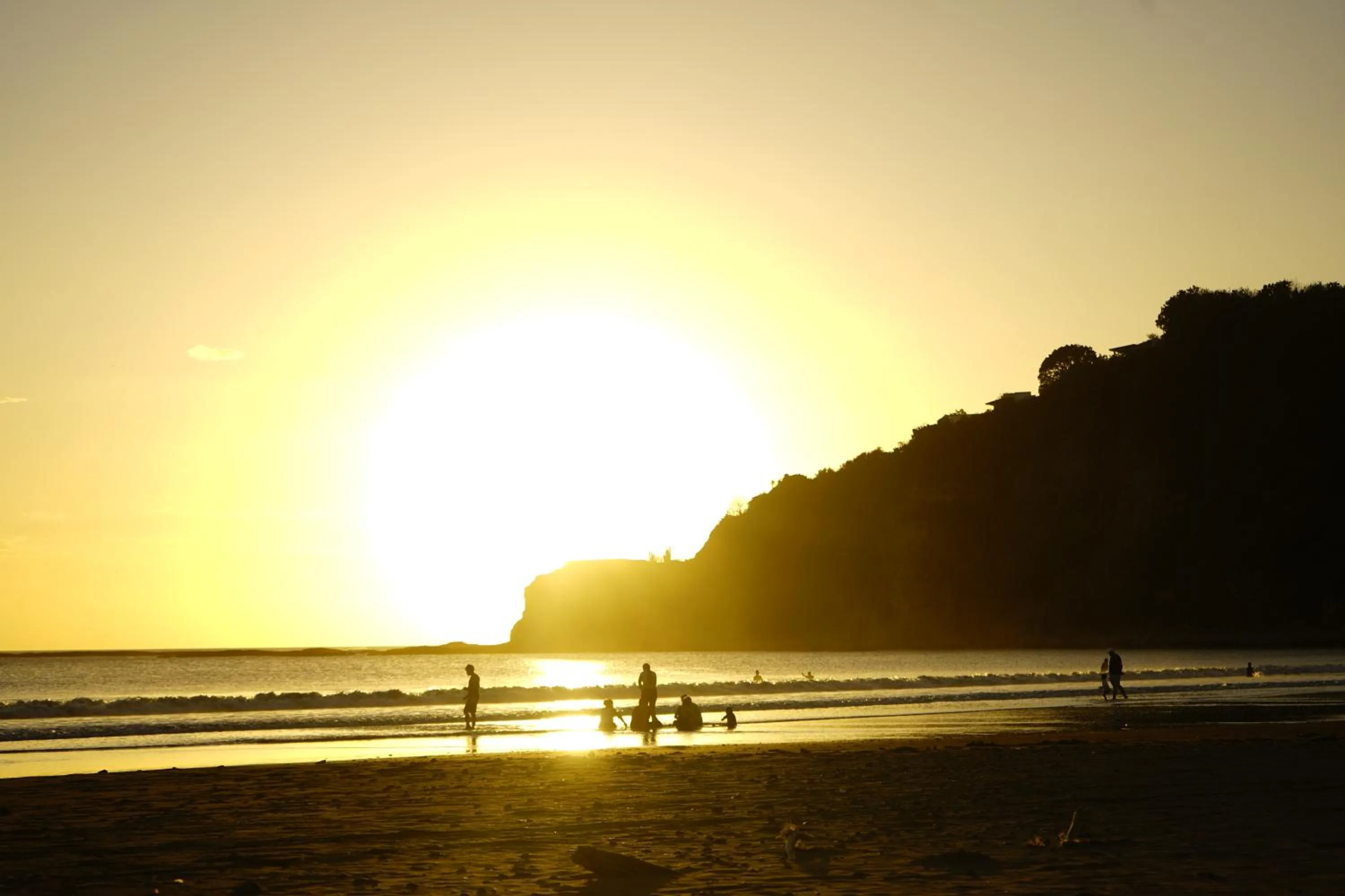 People in El Pacifico Hotel