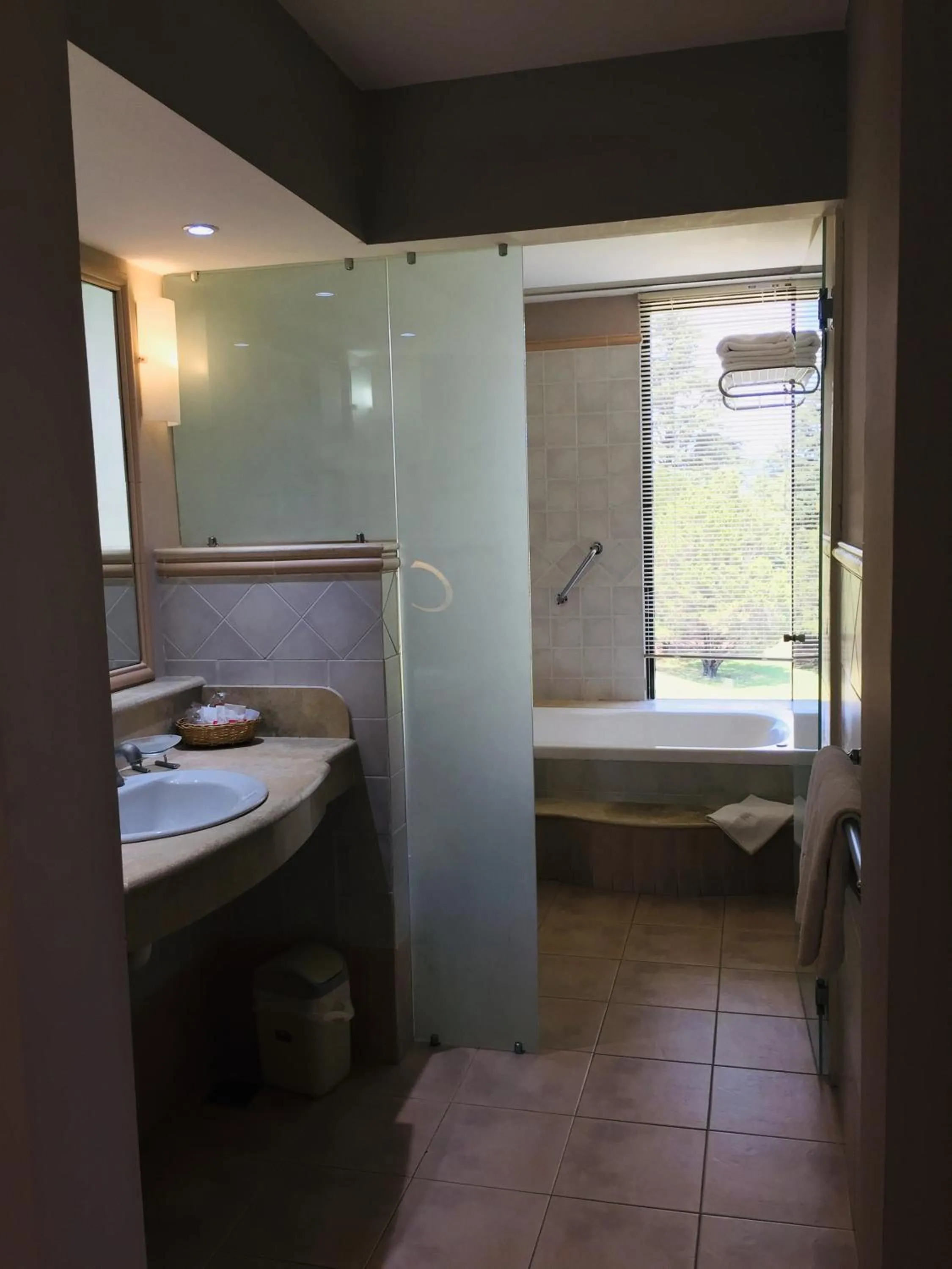 Bathroom, Bed in San Miguel Plaza Hotel All Inclusive