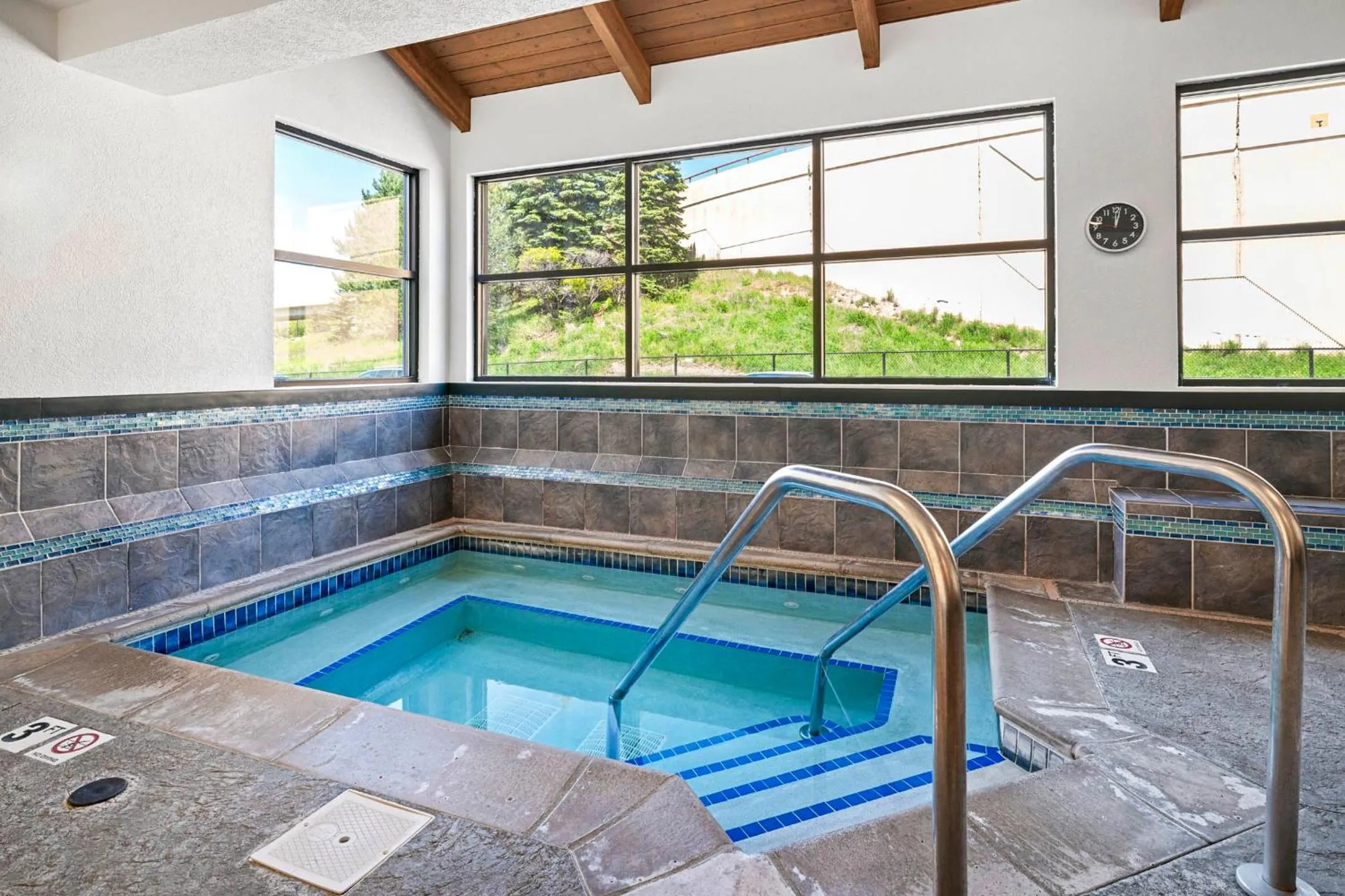 Hot Tub in Beacon Pointe on Lake Superior