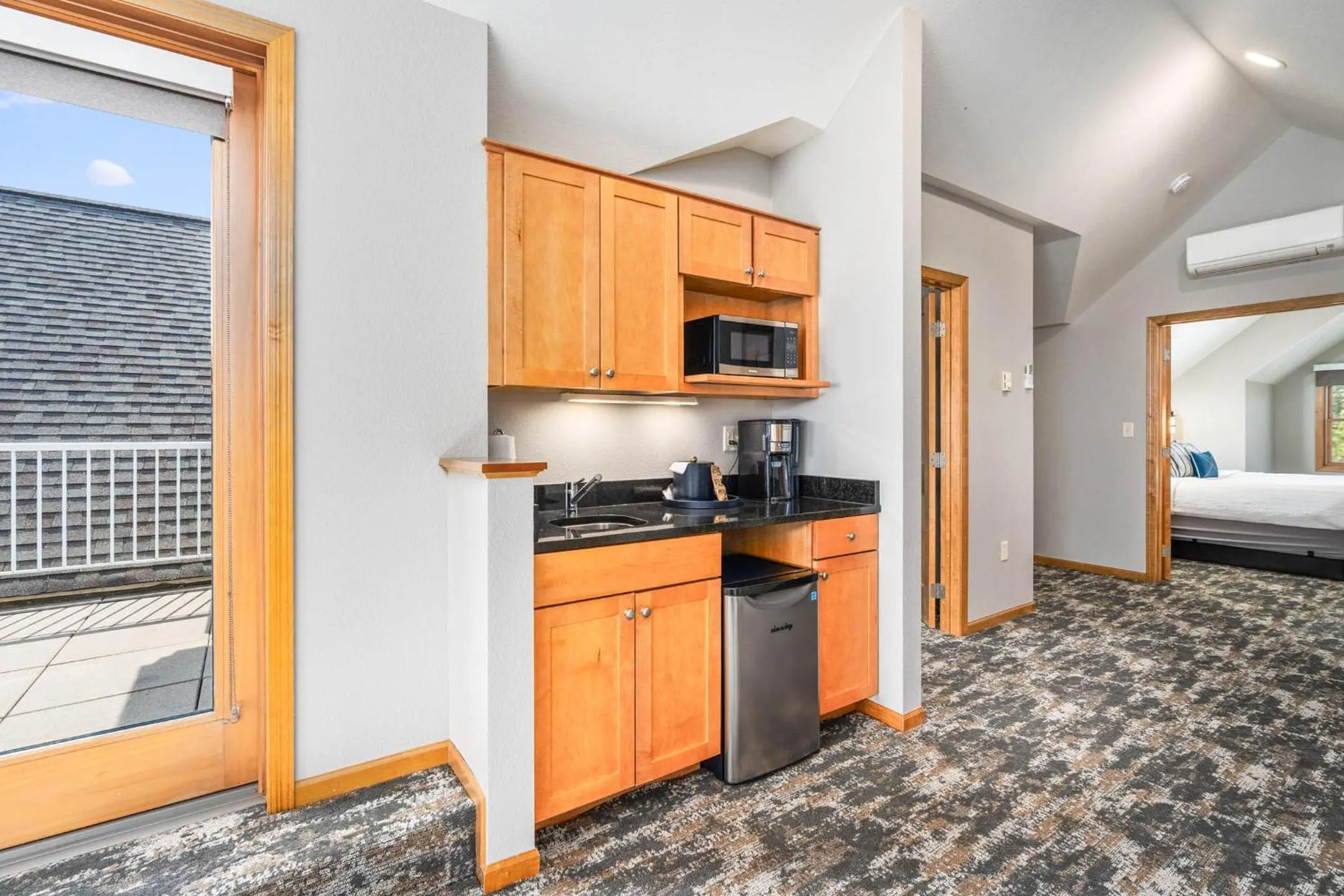 Kitchen or kitchenette in Beacon Pointe on Lake Superior