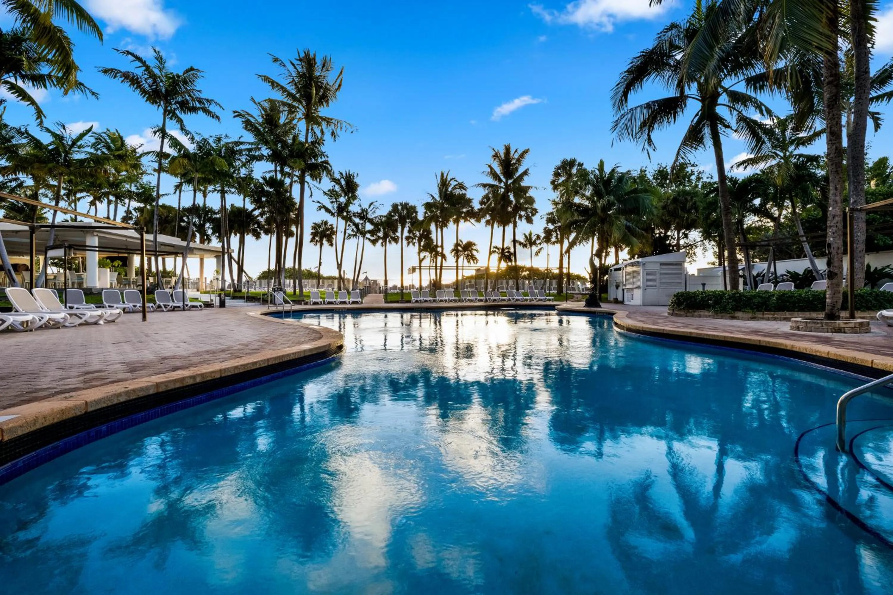 Pool view in Riu Plaza Miami Beach