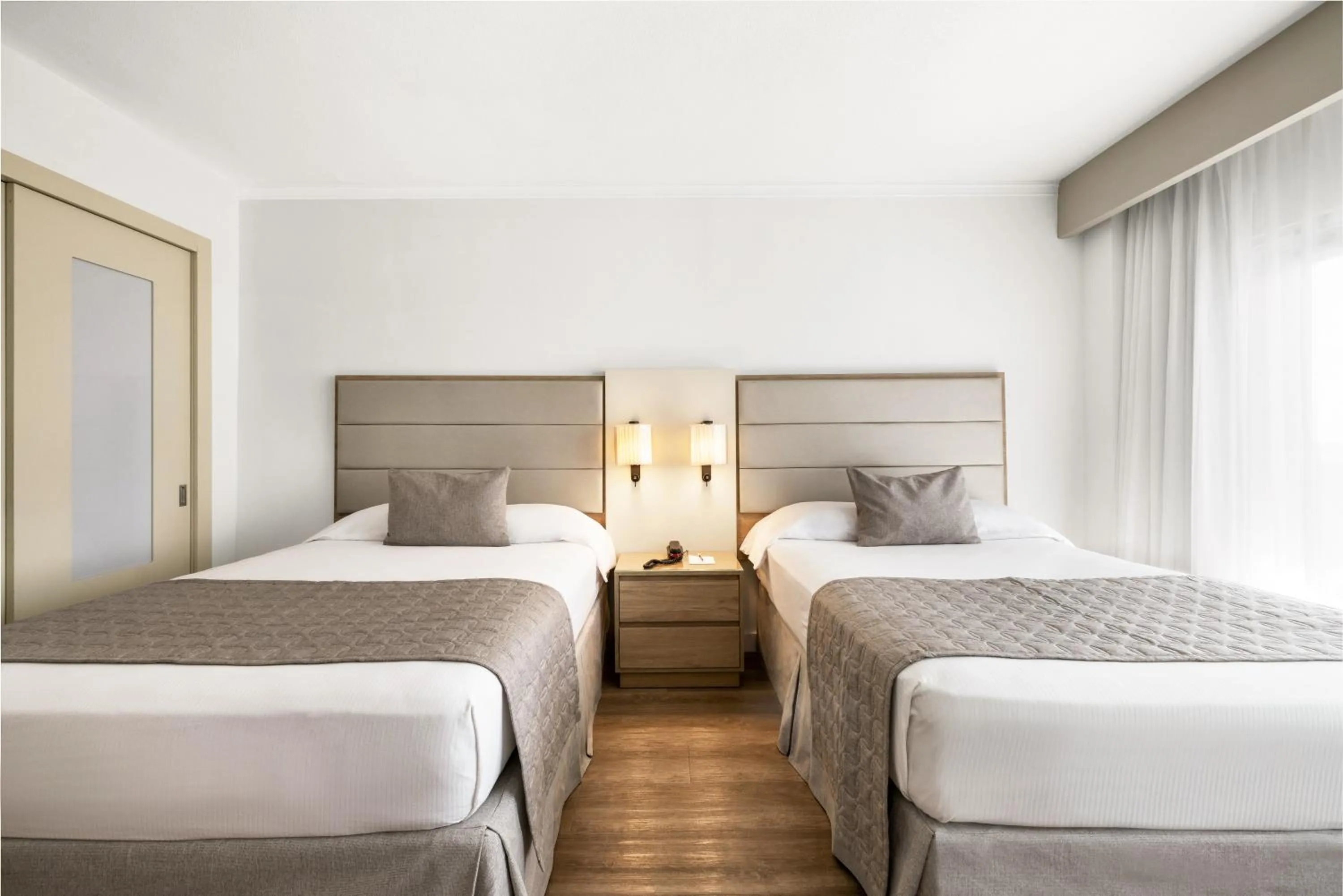 Bed in Riu Plaza Miami Beach