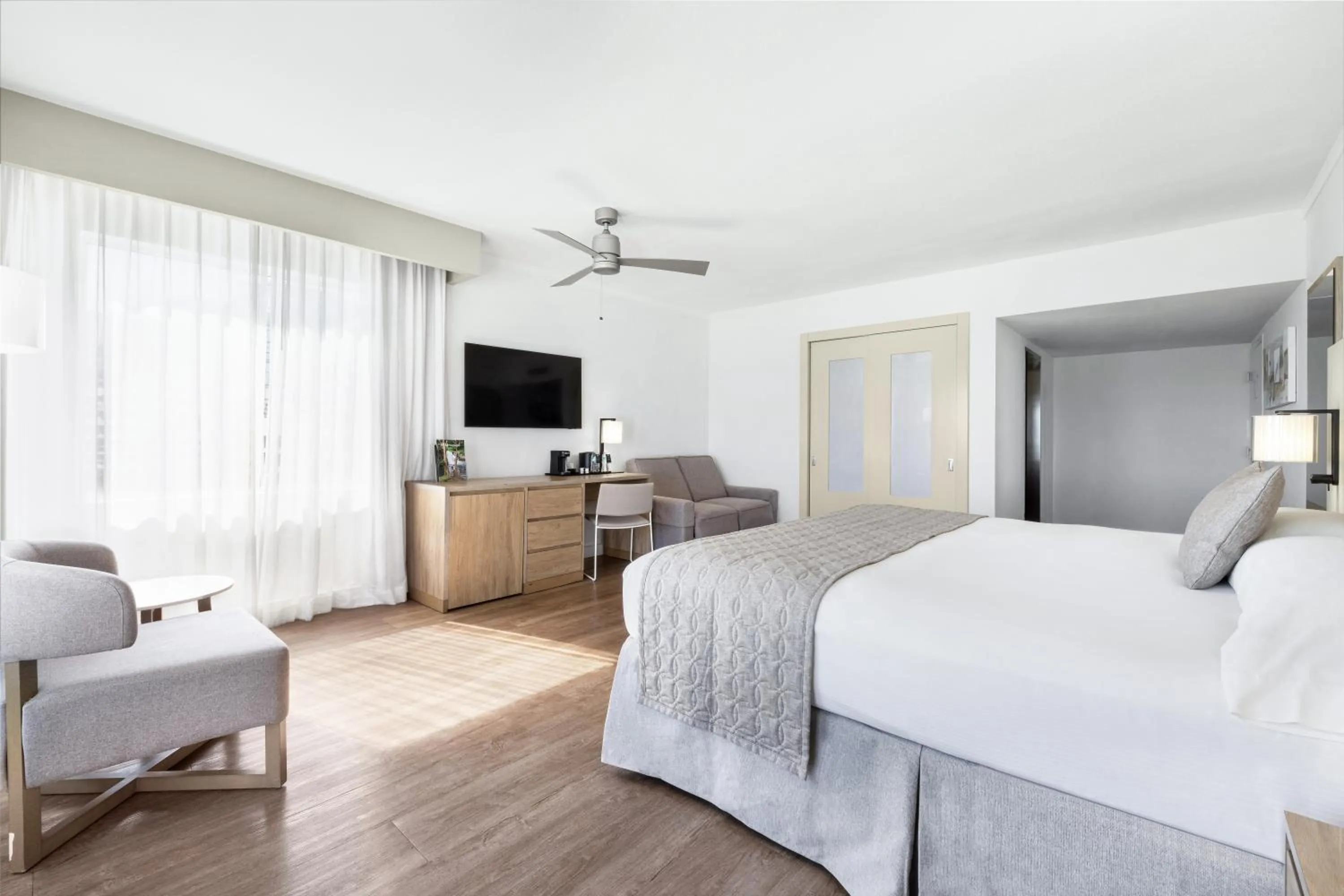 Bed in Riu Plaza Miami Beach