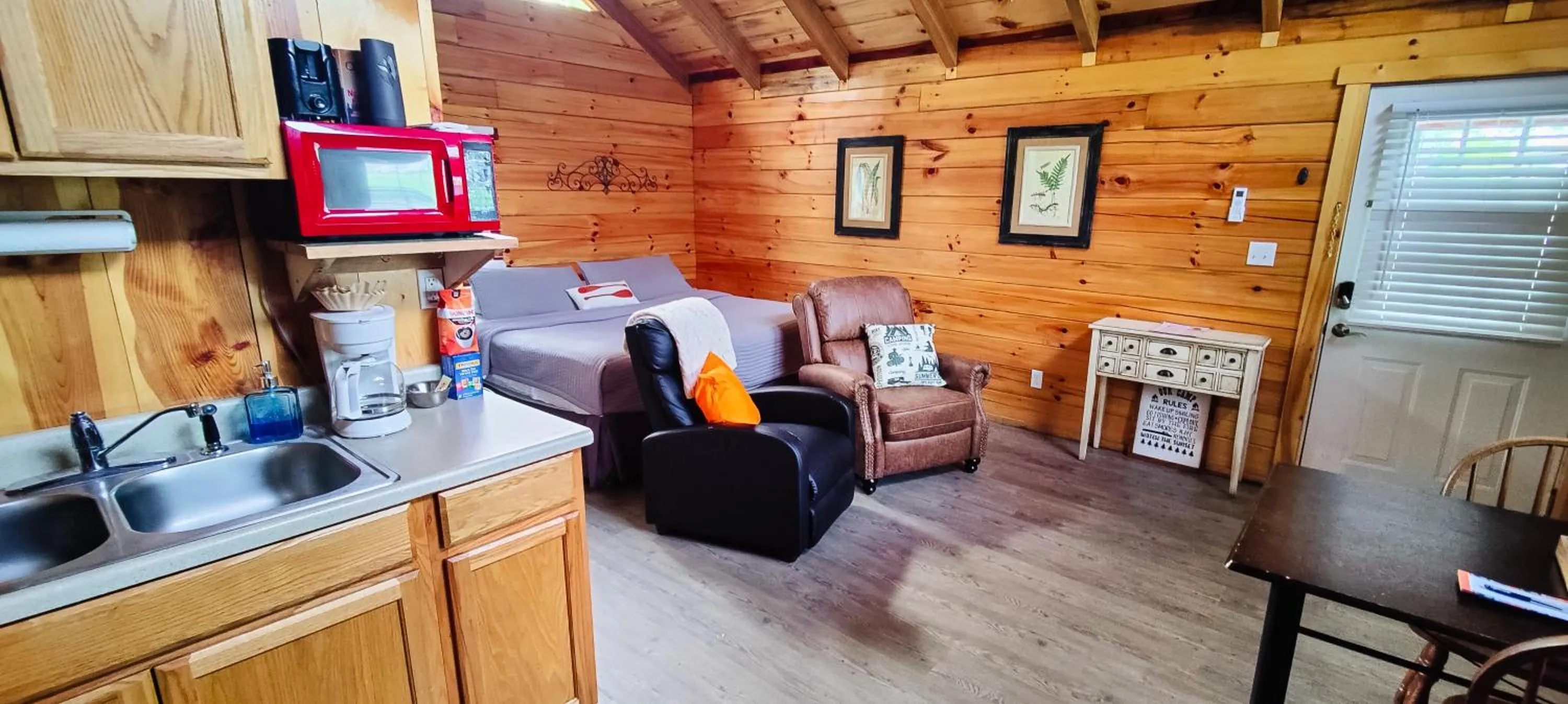 Coffee/tea facilities in Kozy Haven Log Cabin Rentals