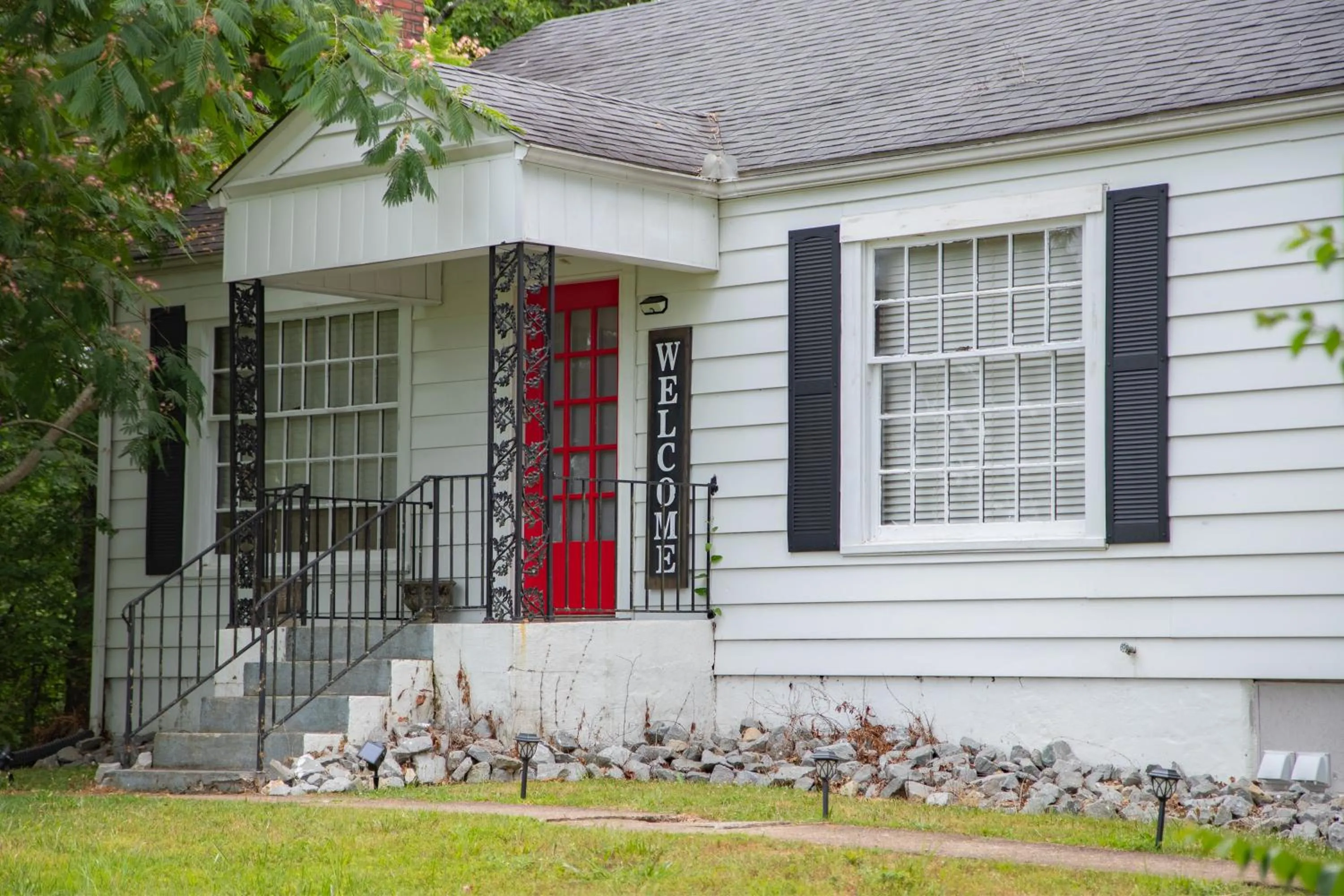 Property building in Kozy Haven Log Cabin Rentals