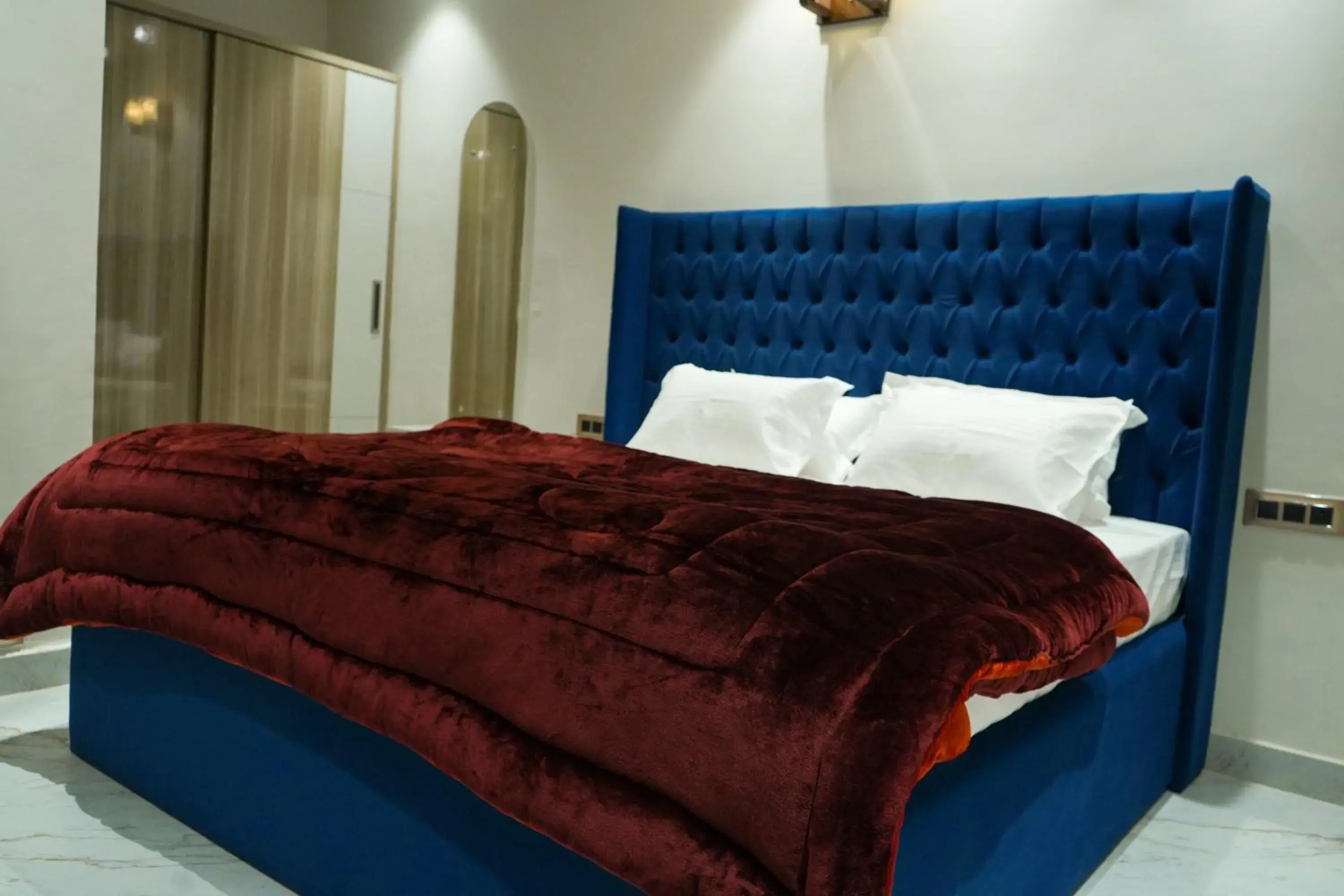 King Room - single occupancy in Hotel Katani Inn King Room - single occupancy in Hotel Katani Inn