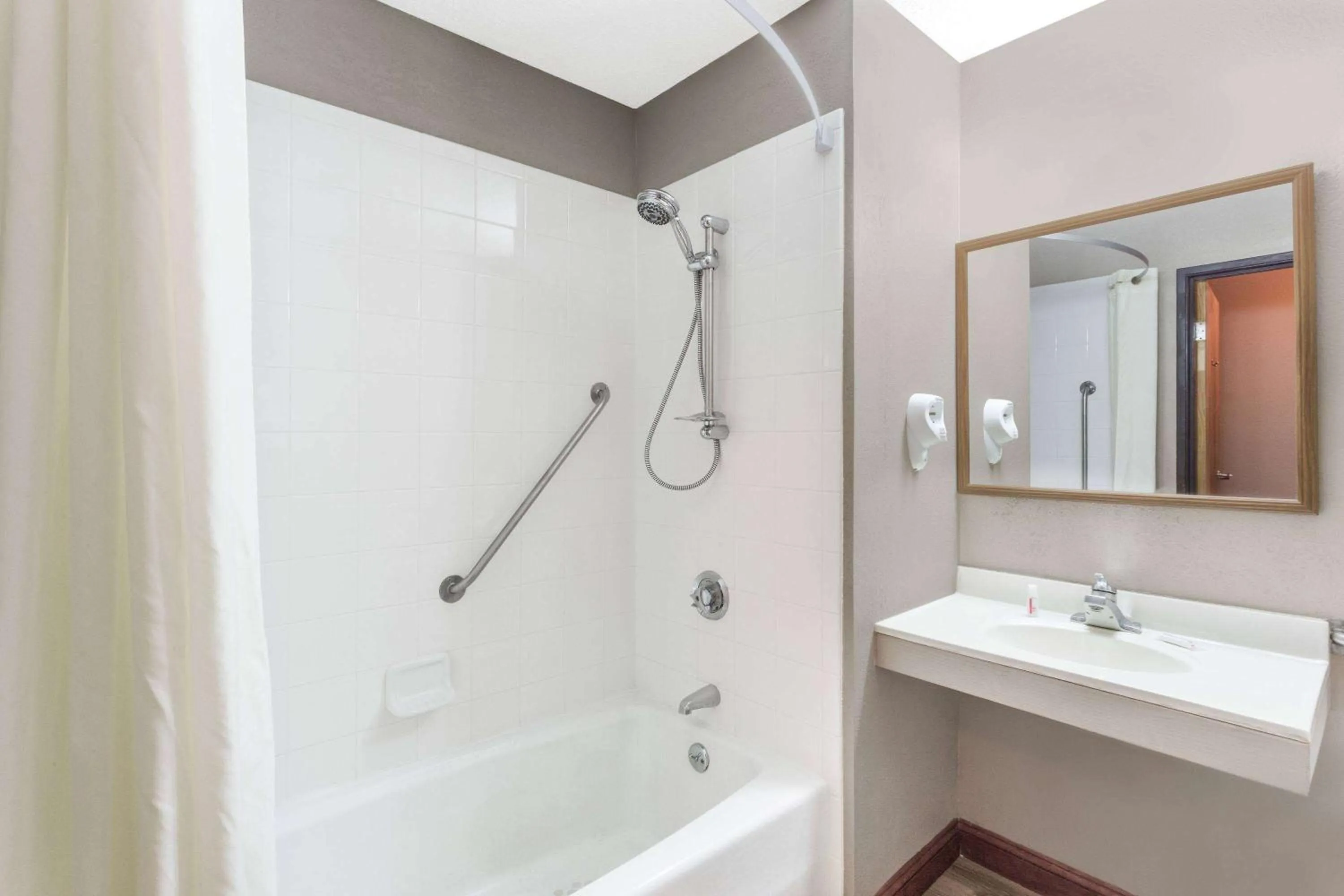 Bathroom in Super 8 by Wyndham Kenosha/Pleasant Prairie