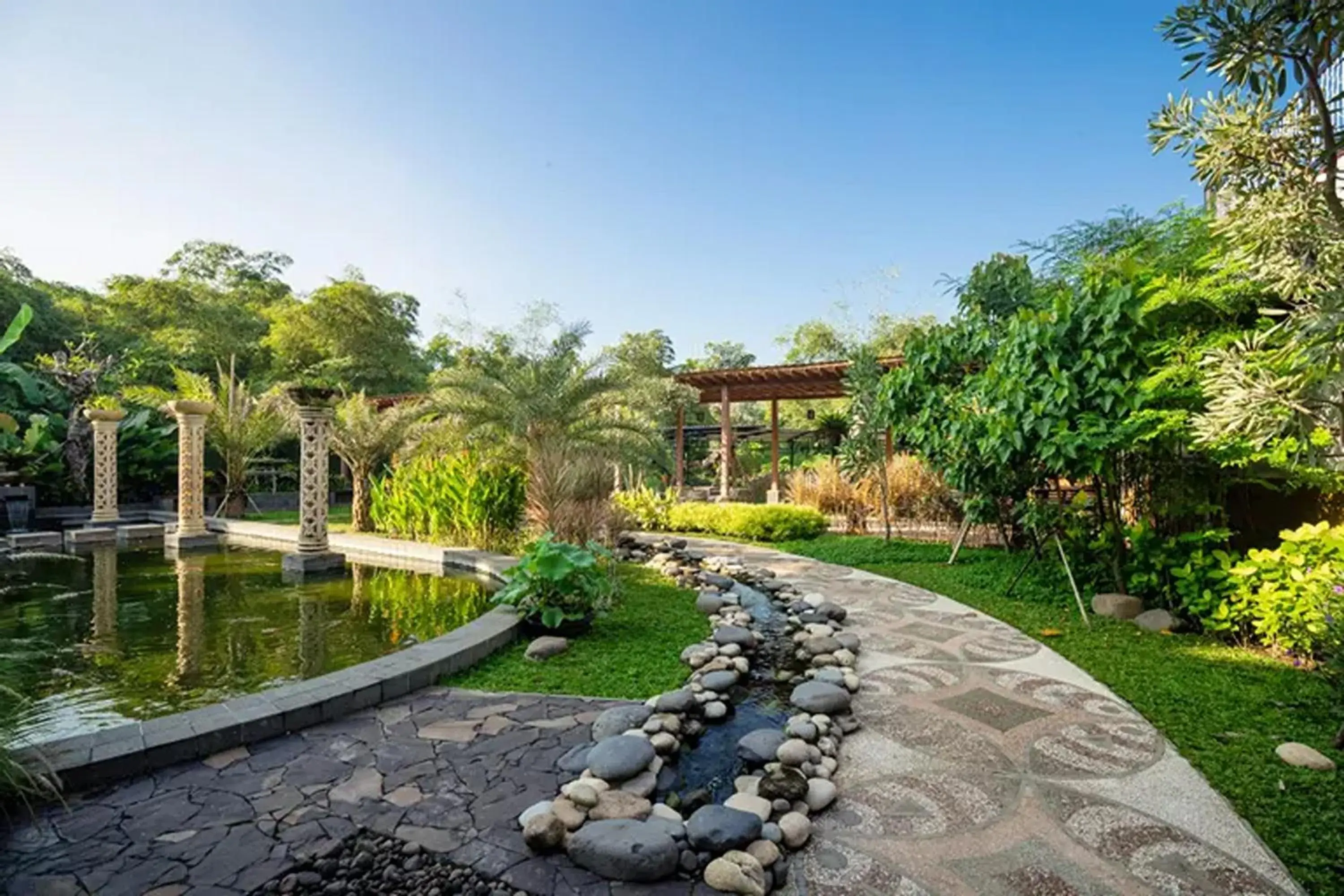 Property building in Niwa Canting Property building in Niwa Canting