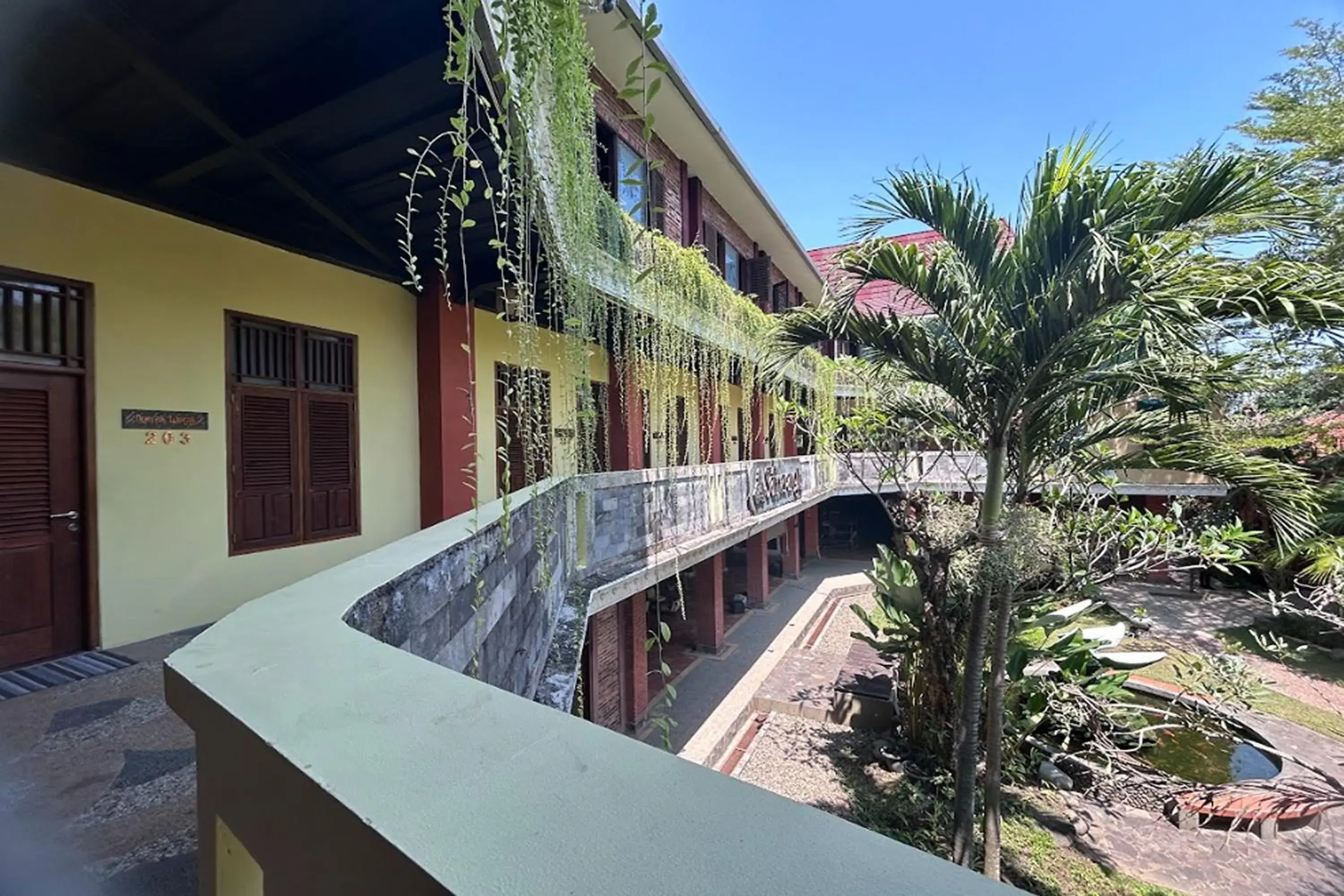 Property building in Niwa Canting Property building in Niwa Canting