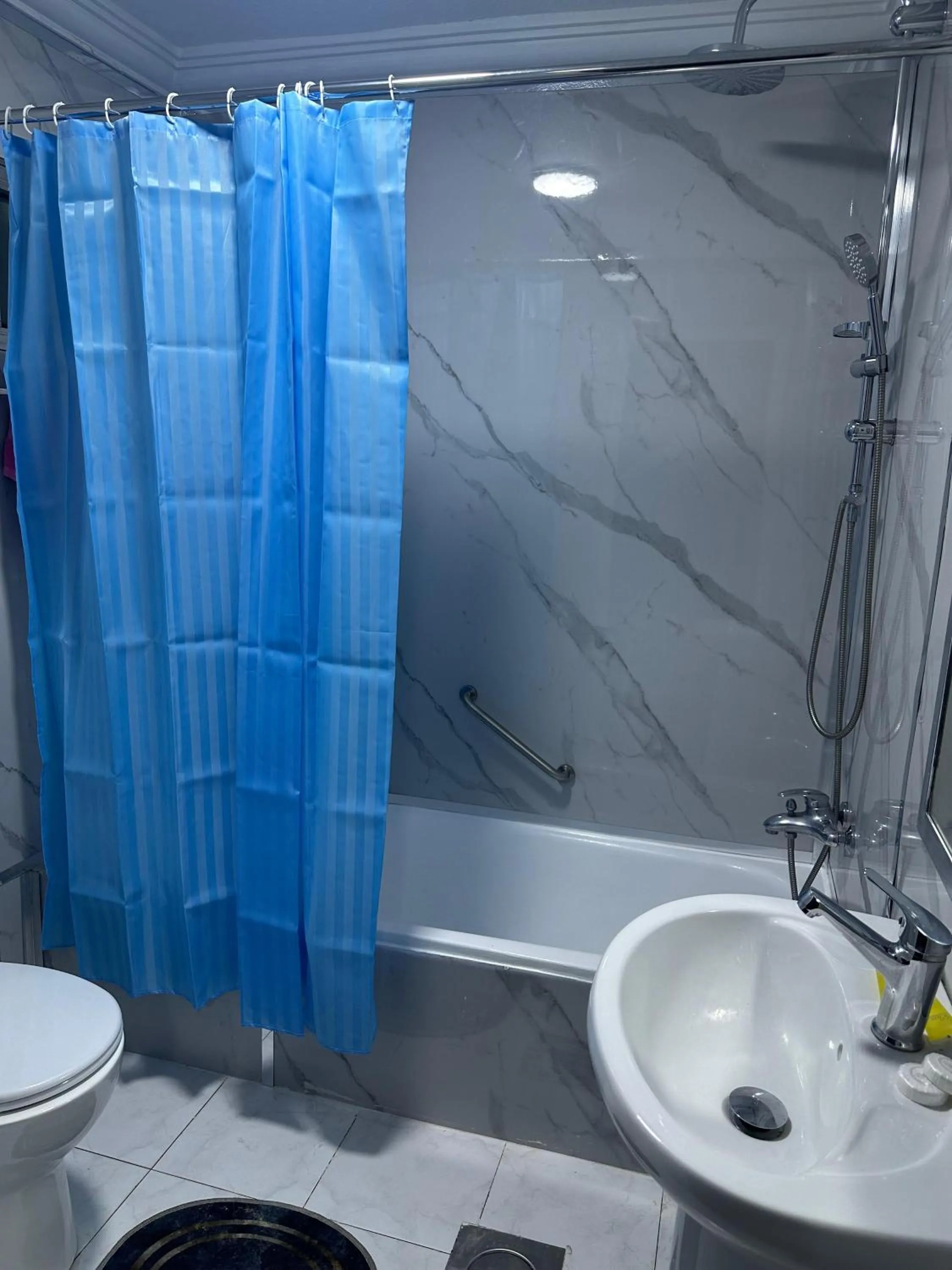 Bathroom in Conord Hotel