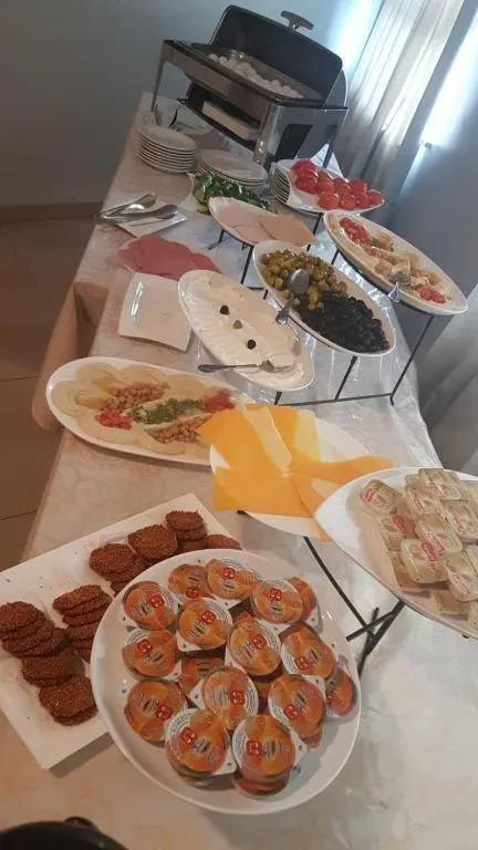 Restaurant/places to eat in Conord Hotel