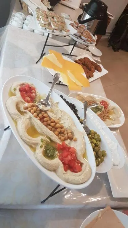 Restaurant/places to eat in Conord Hotel