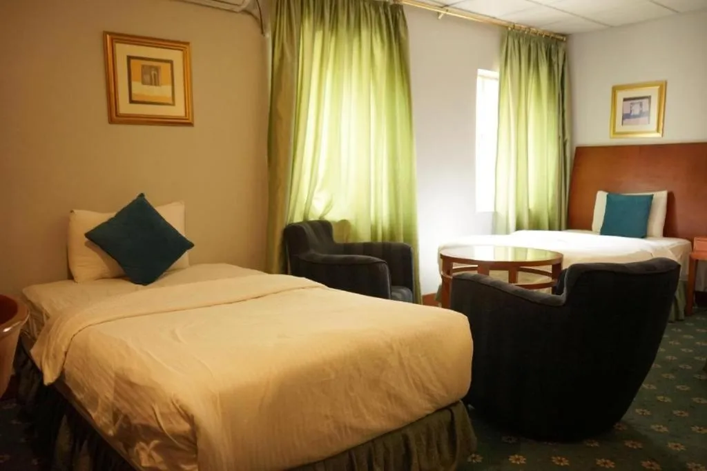 Bedroom, Bed in Conord Hotel