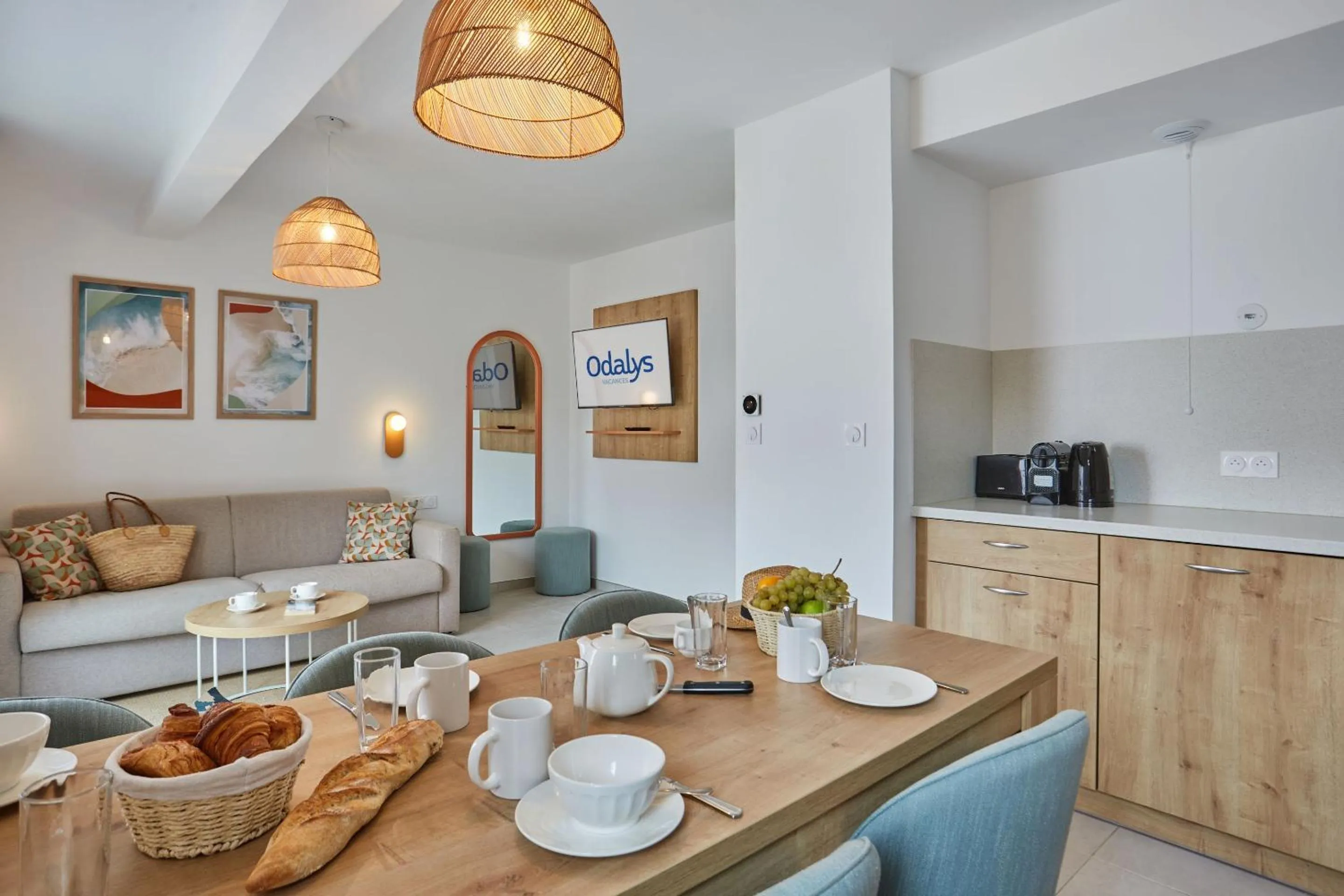 Dining area in Résidence Odalys Riviera