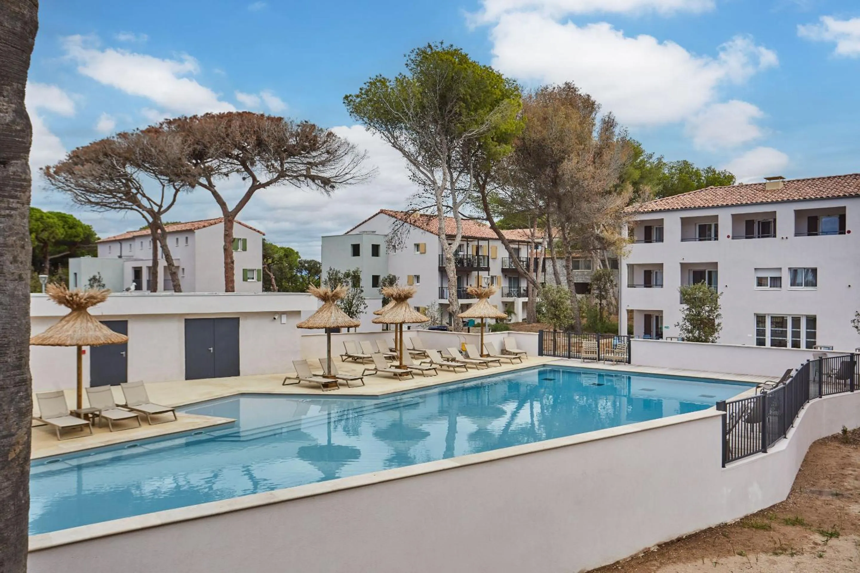 Pool view in Résidence Odalys Riviera