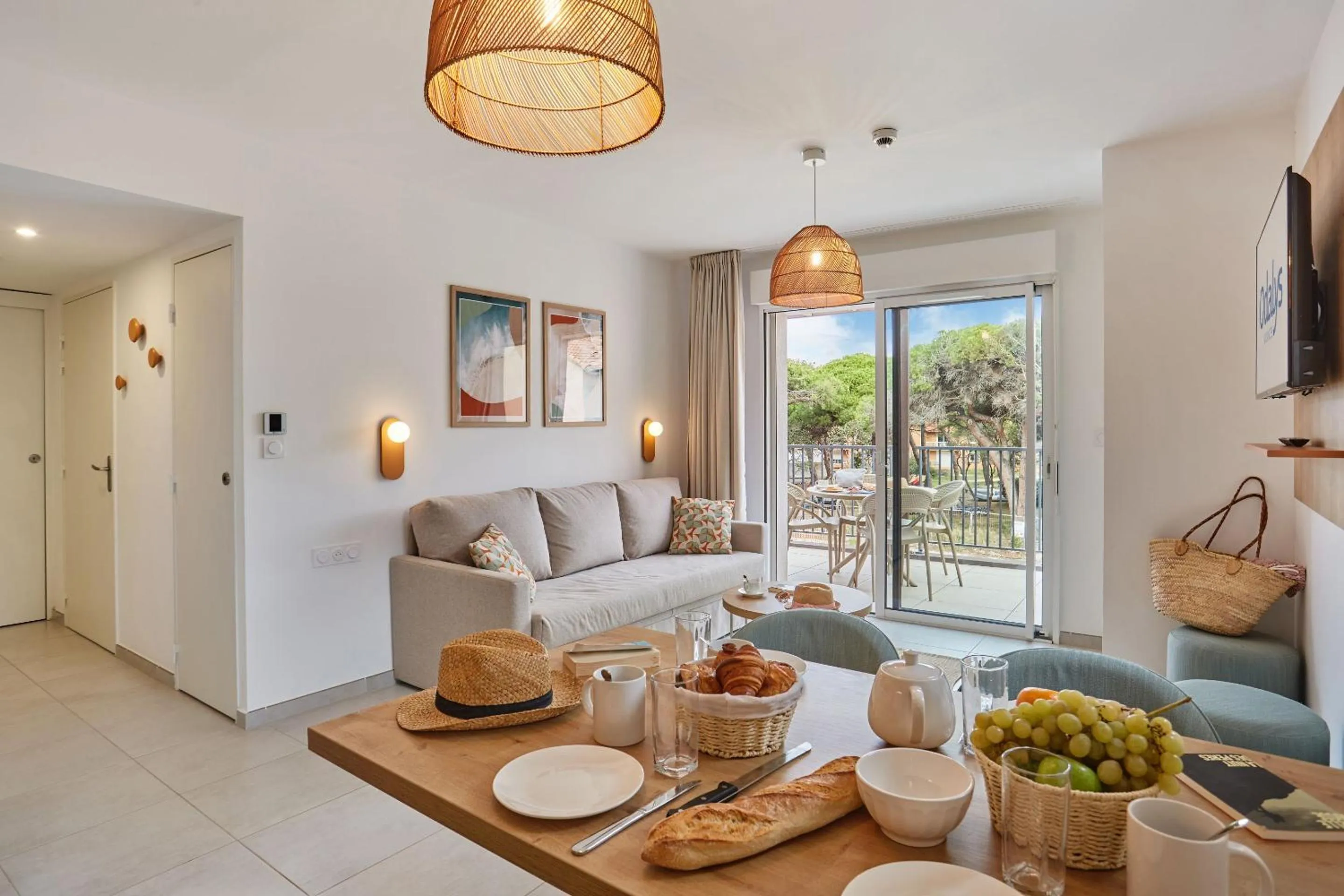 Dining area in Résidence Odalys Riviera