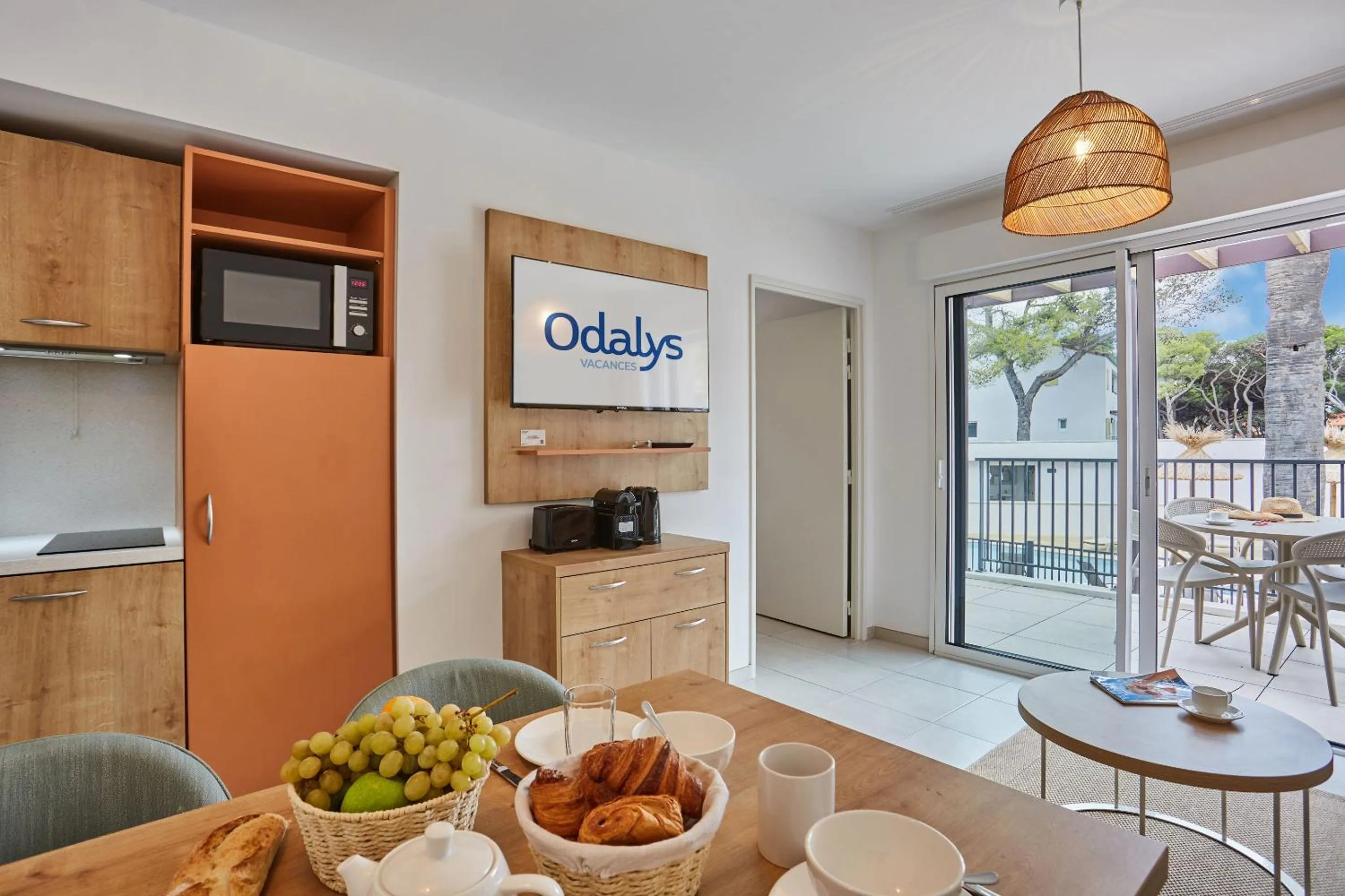 Dining area in Résidence Odalys Riviera