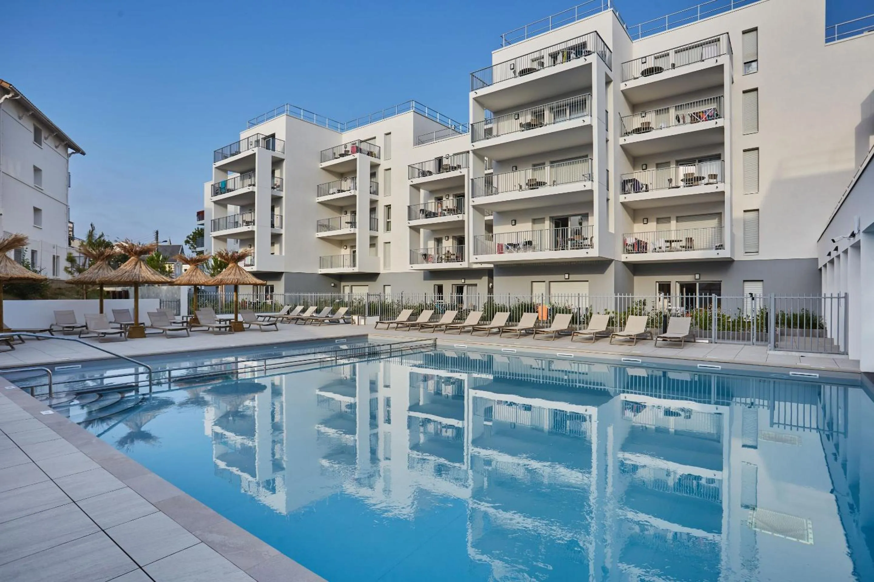 Swimming pool in Résidence Odalys L'Orée du Parc