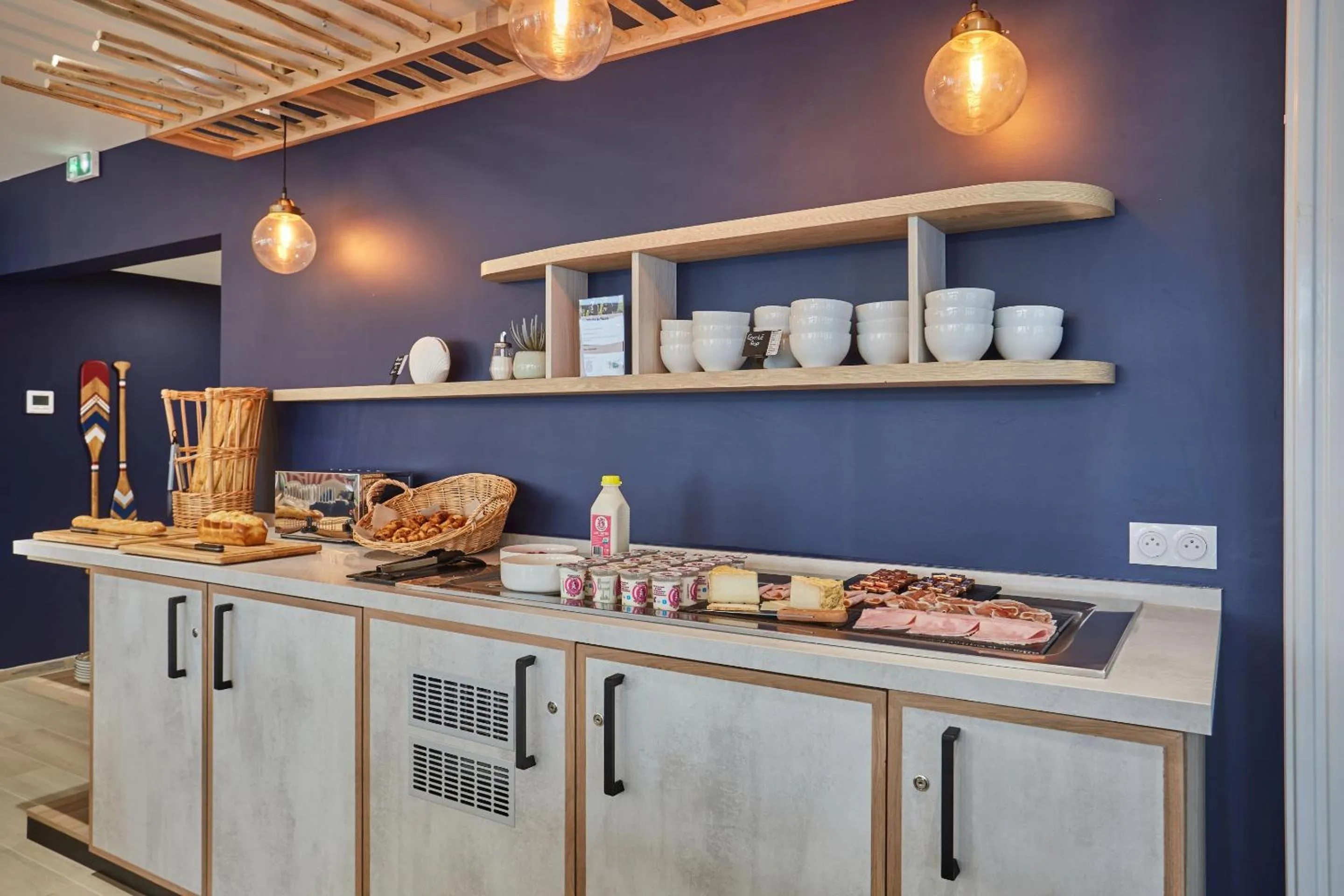 Buffet breakfast in Résidence Odalys L'Orée du Parc