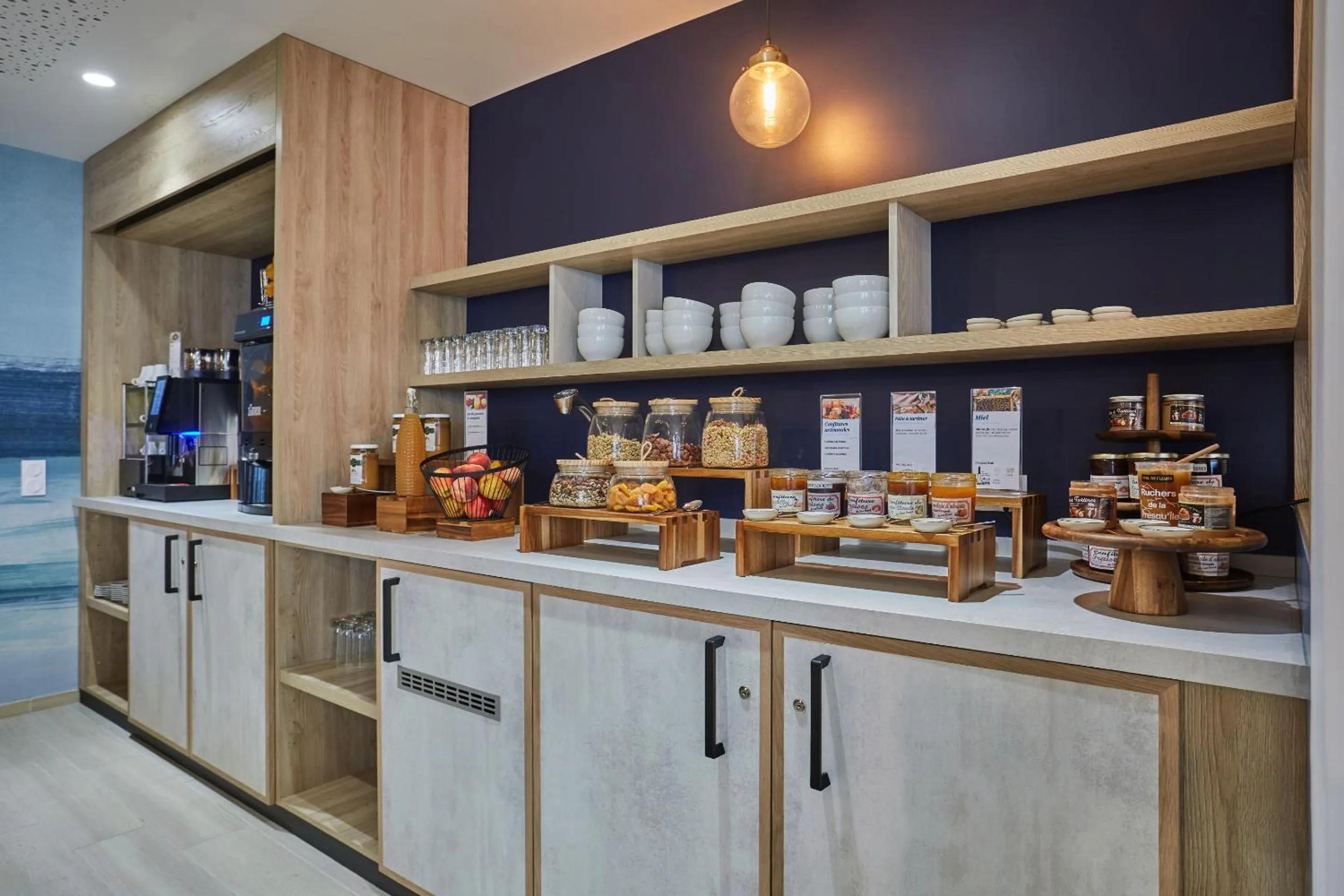 Buffet breakfast in Résidence Odalys L'Orée du Parc