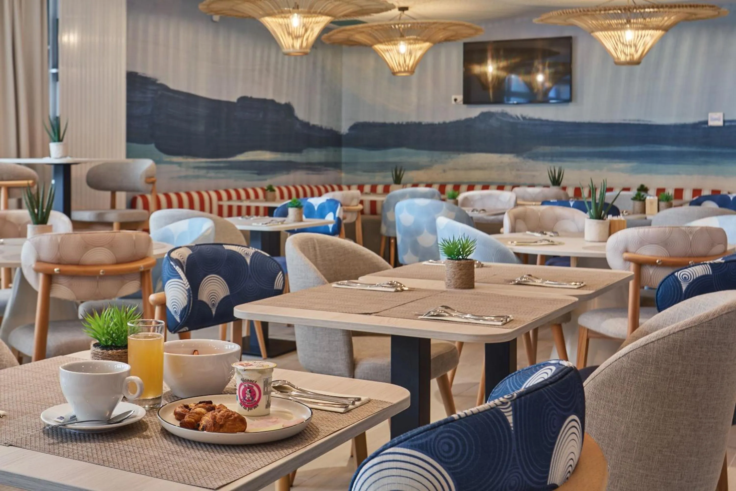 Buffet breakfast in Résidence Odalys L'Orée du Parc