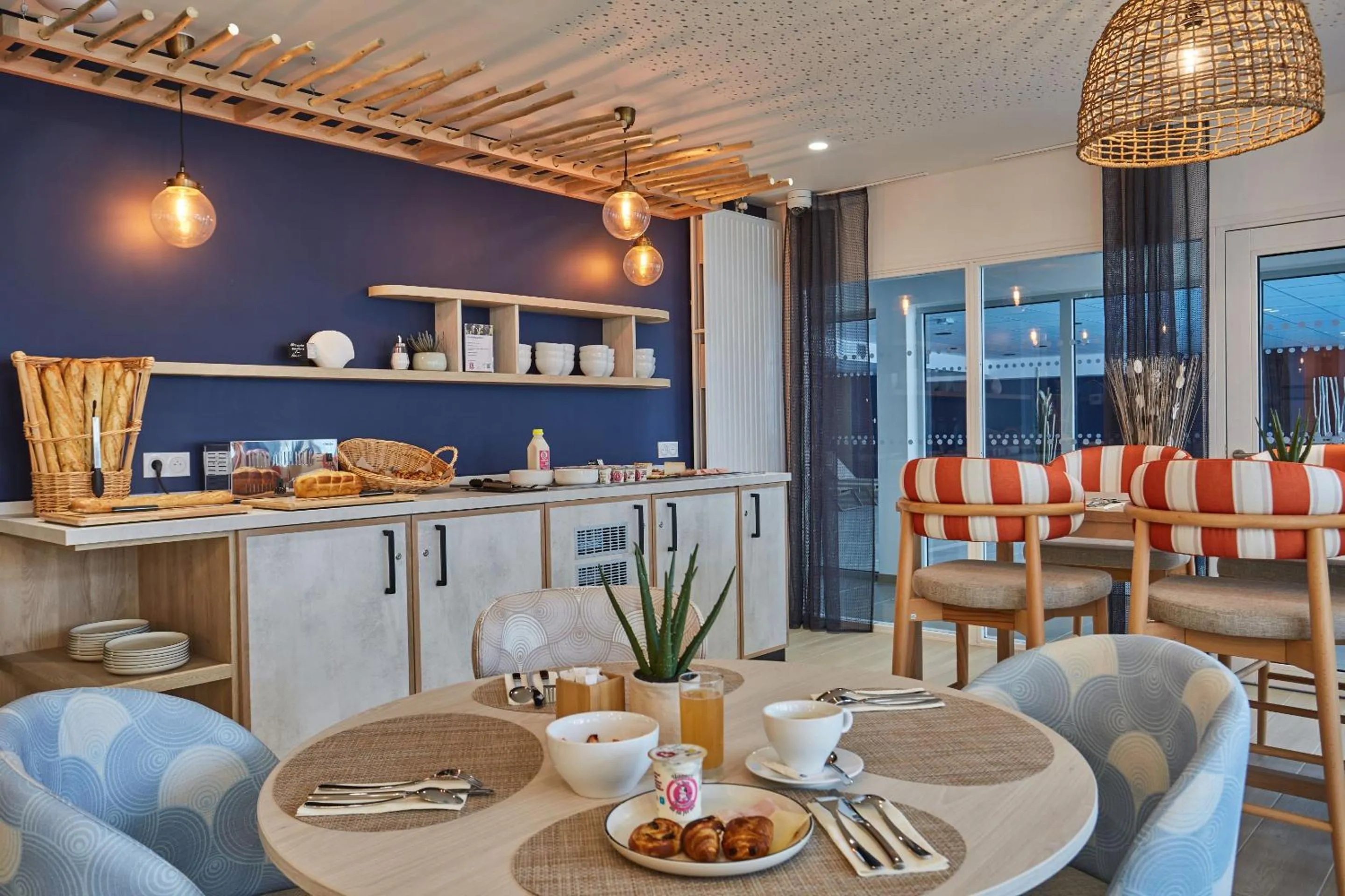 Buffet breakfast in Résidence Odalys L'Orée du Parc