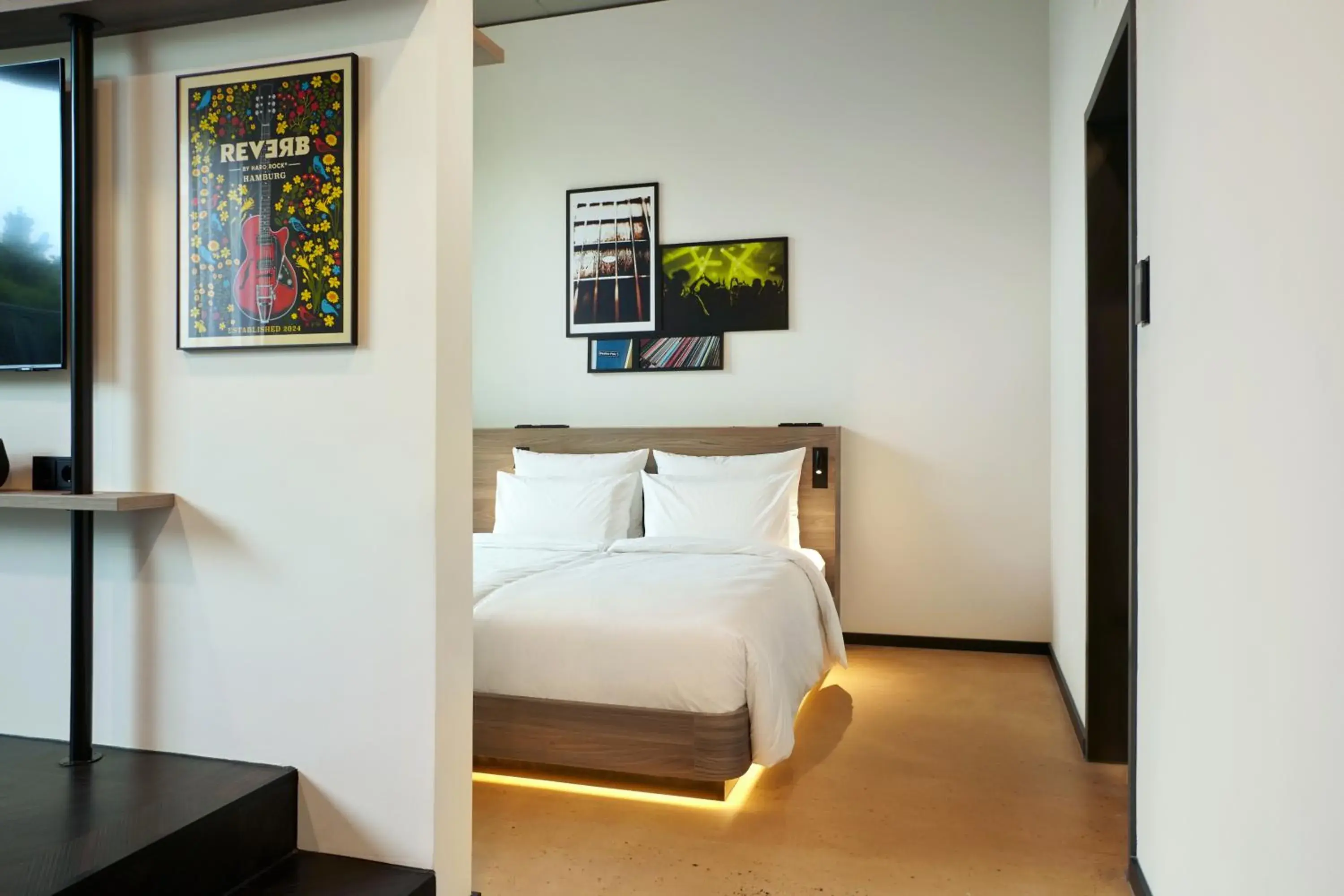 Suite with City View in REVERB by Hard Rock Hamburg Suite with City View in REVERB by Hard Rock Hamburg