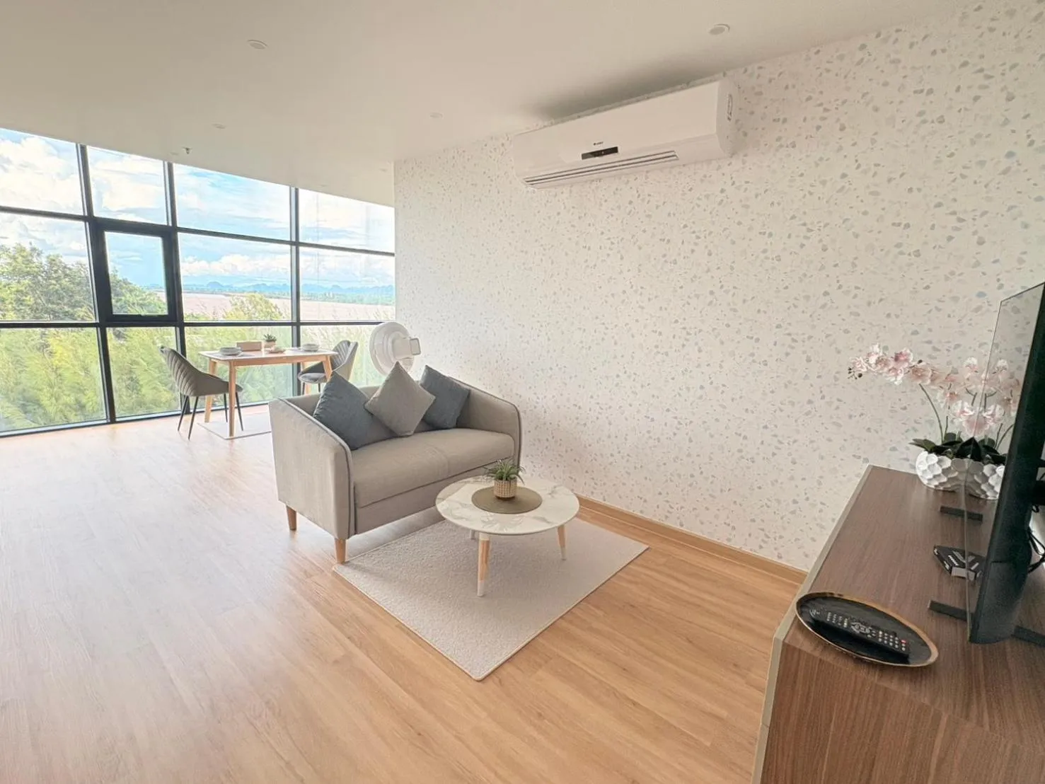 TV and multimedia in Naka-Raj Escape Hotel