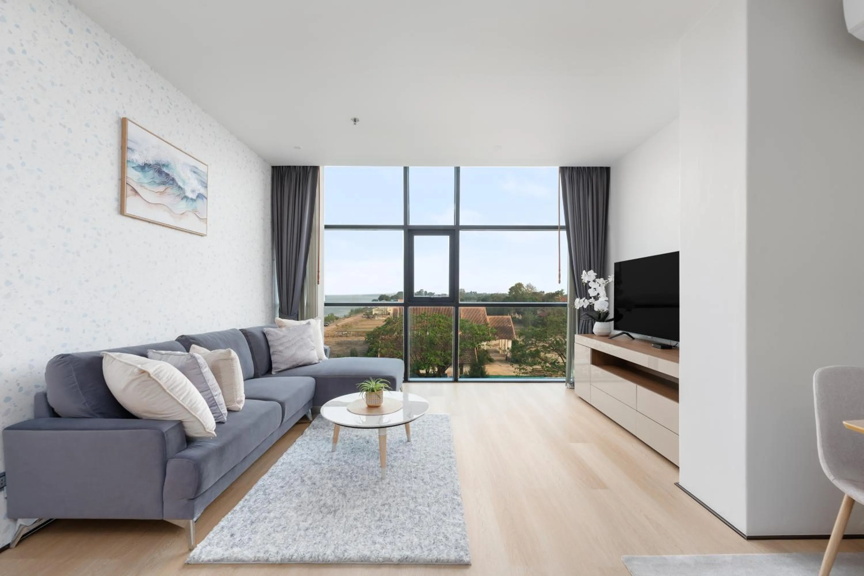 TV and multimedia in Naka-Raj Escape Hotel