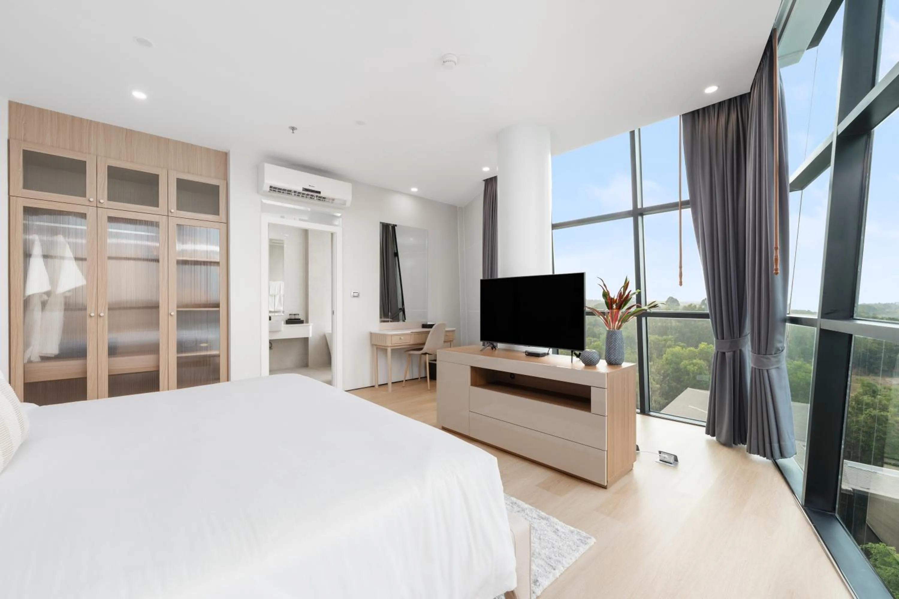 Bed in Naka-Raj Escape Hotel