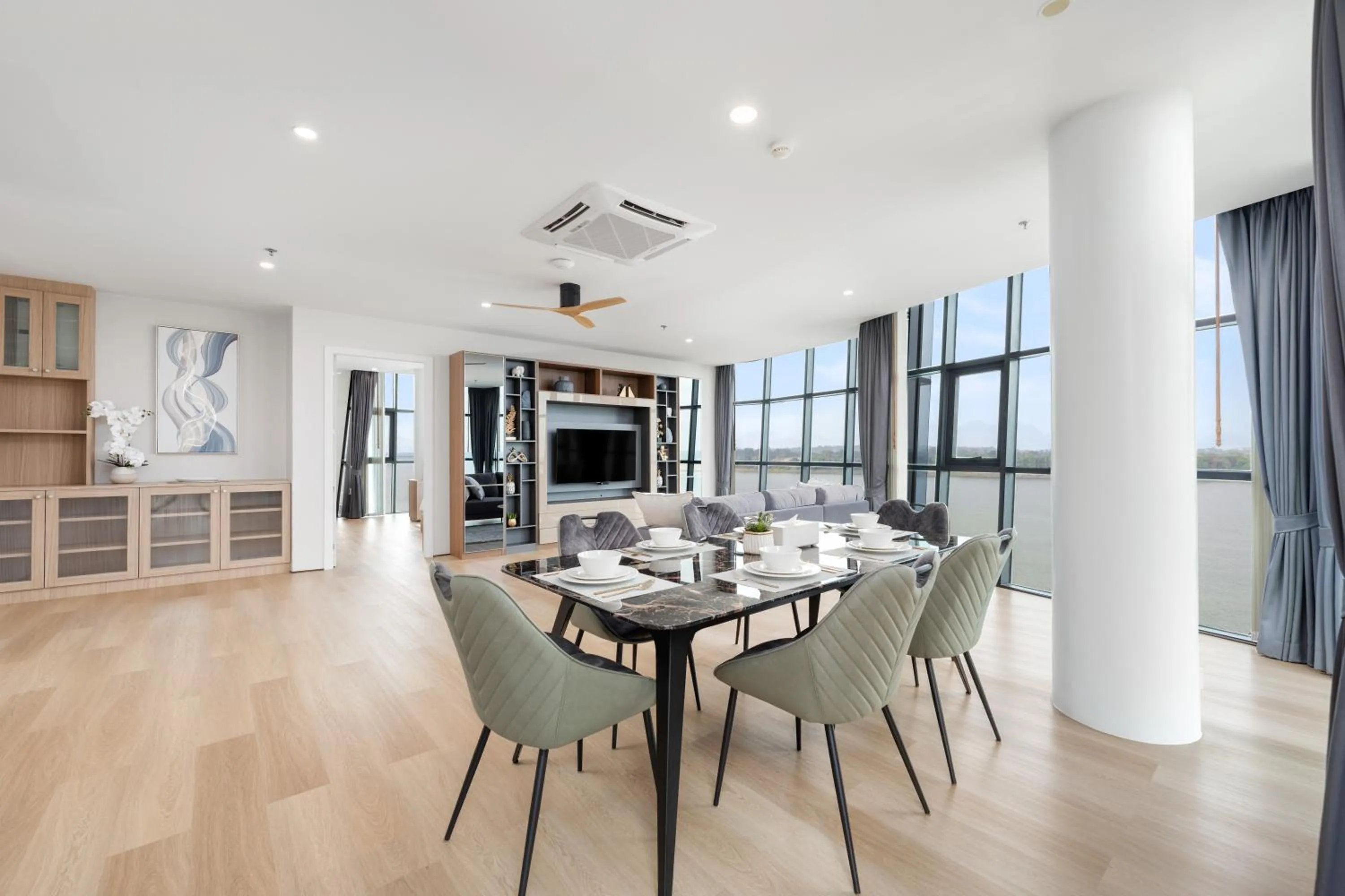 TV and multimedia in Naka-Raj Escape Hotel