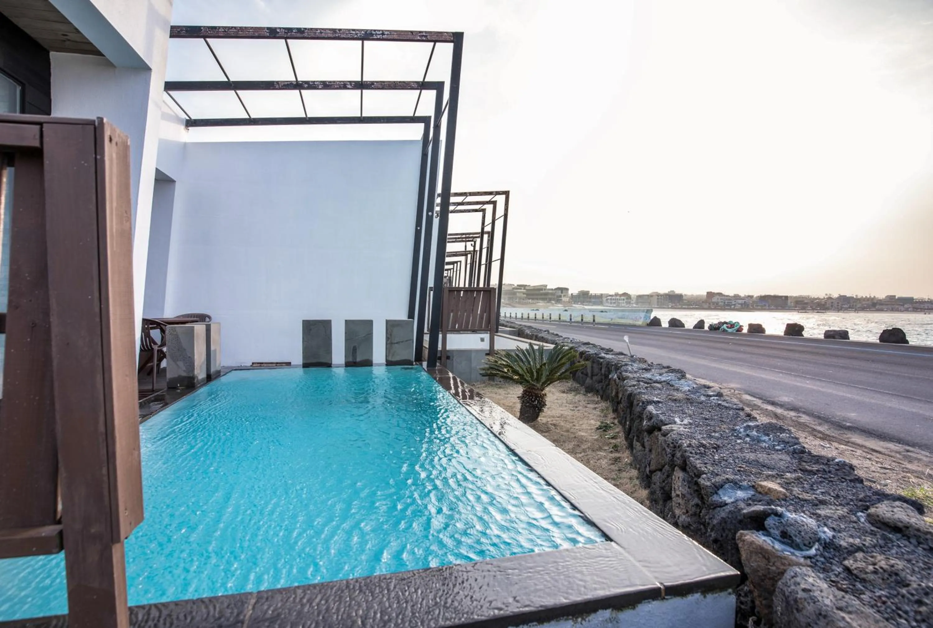 Day in Aqua Beautique Poolvilla