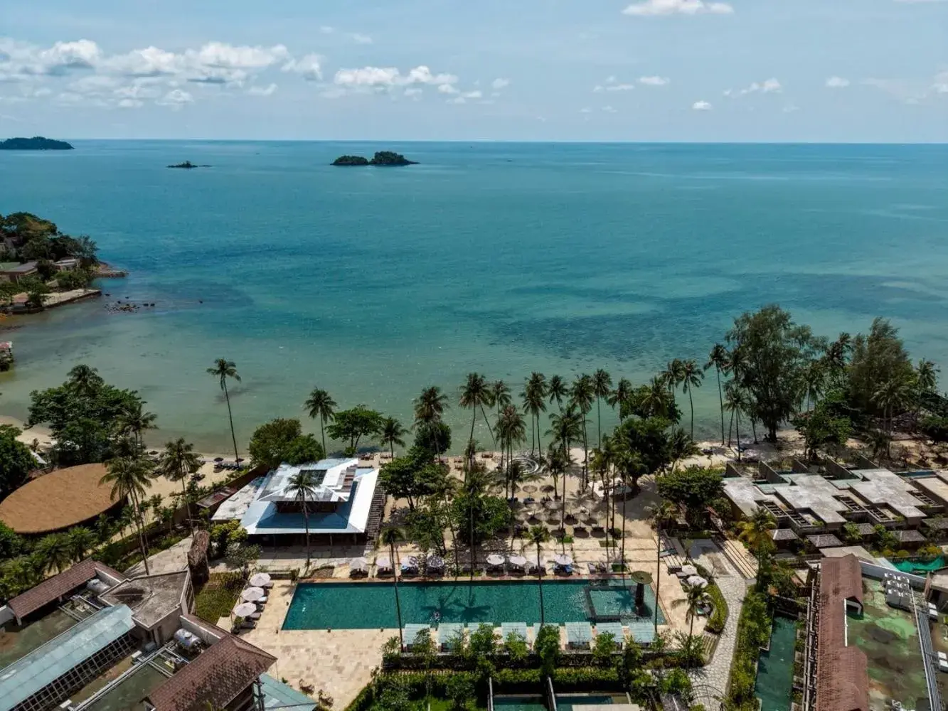 Property building in Vignette Collection Dinso Resort & Villas Ko Chang by IHG Property building in Vignette Collection Dinso Resort & Villas Ko Chang by IHG