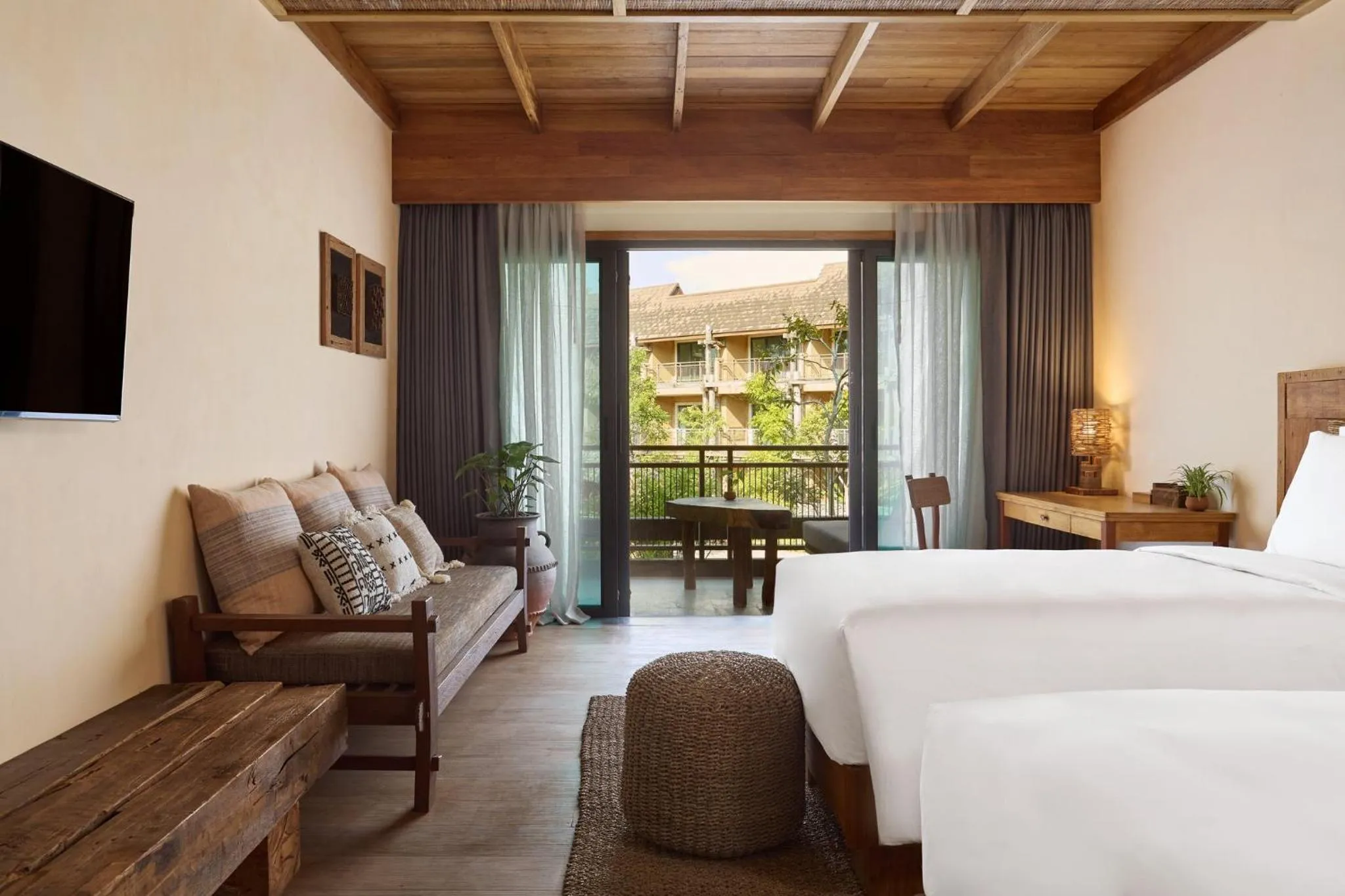 Photo of the whole room, Bed in Vignette Collection Dinso Resort & Villas Ko Chang by IHG