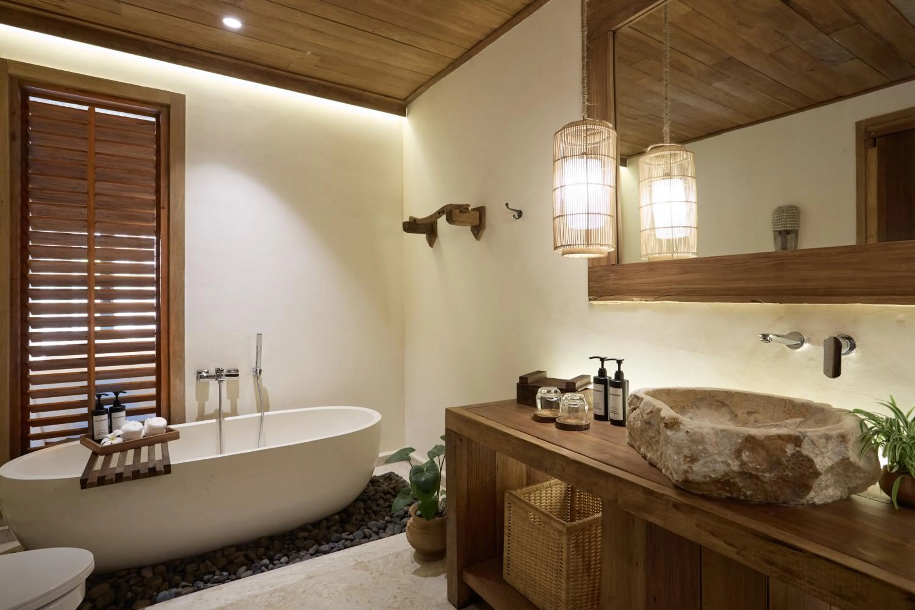 Bathroom in Vignette Collection Dinso Resort & Villas Ko Chang by IHG