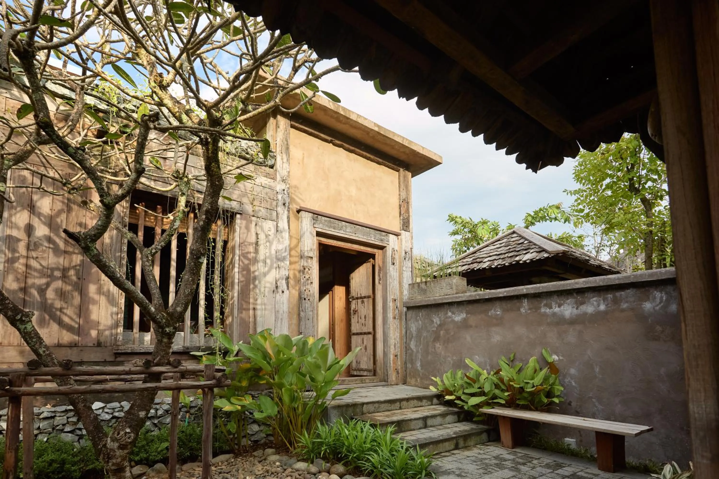 Facade/entrance in Vignette Collection Dinso Resort & Villas Ko Chang by IHG